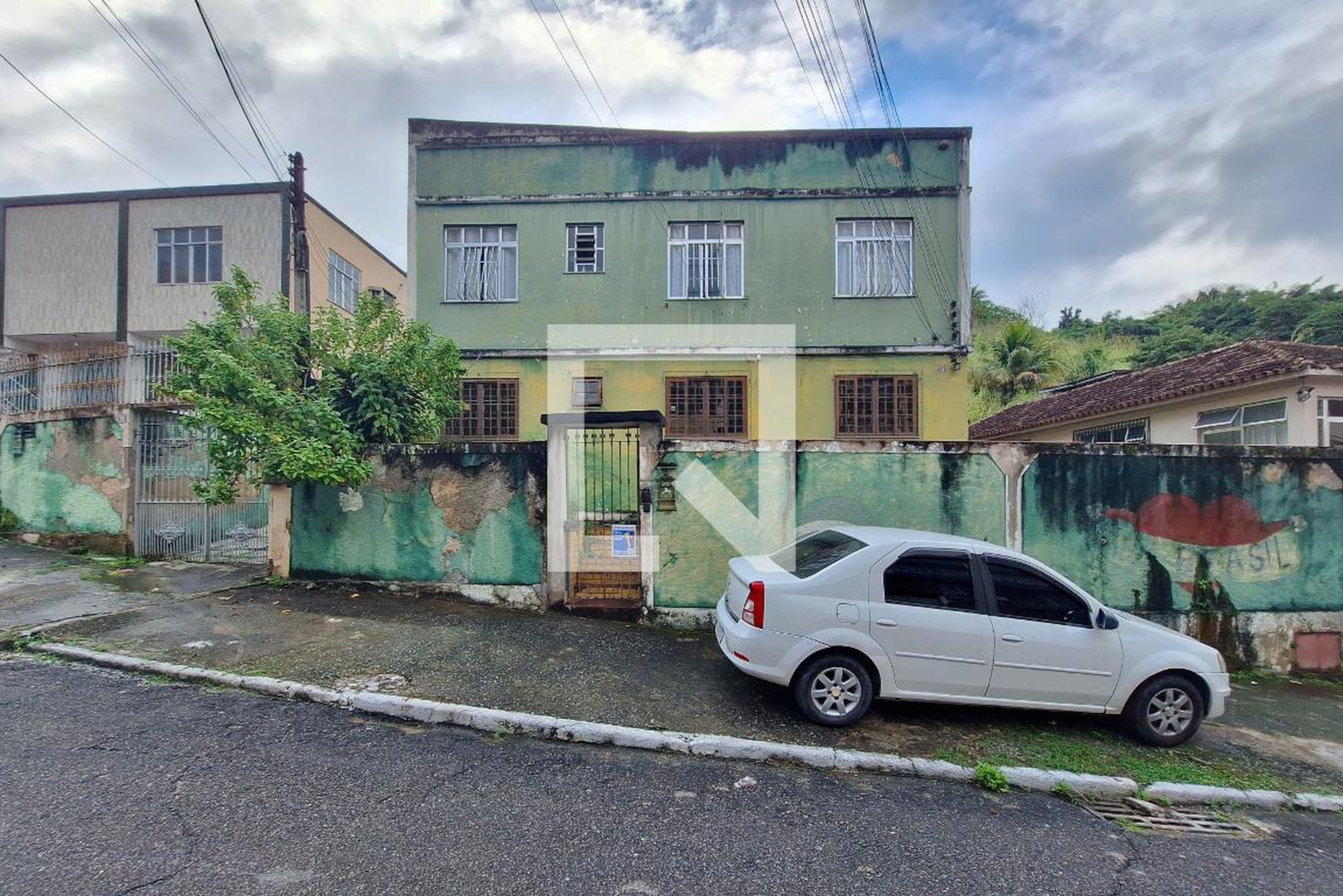 Fachada Condomínio em Rua Professora Lilian Lemos Mercadette, 104