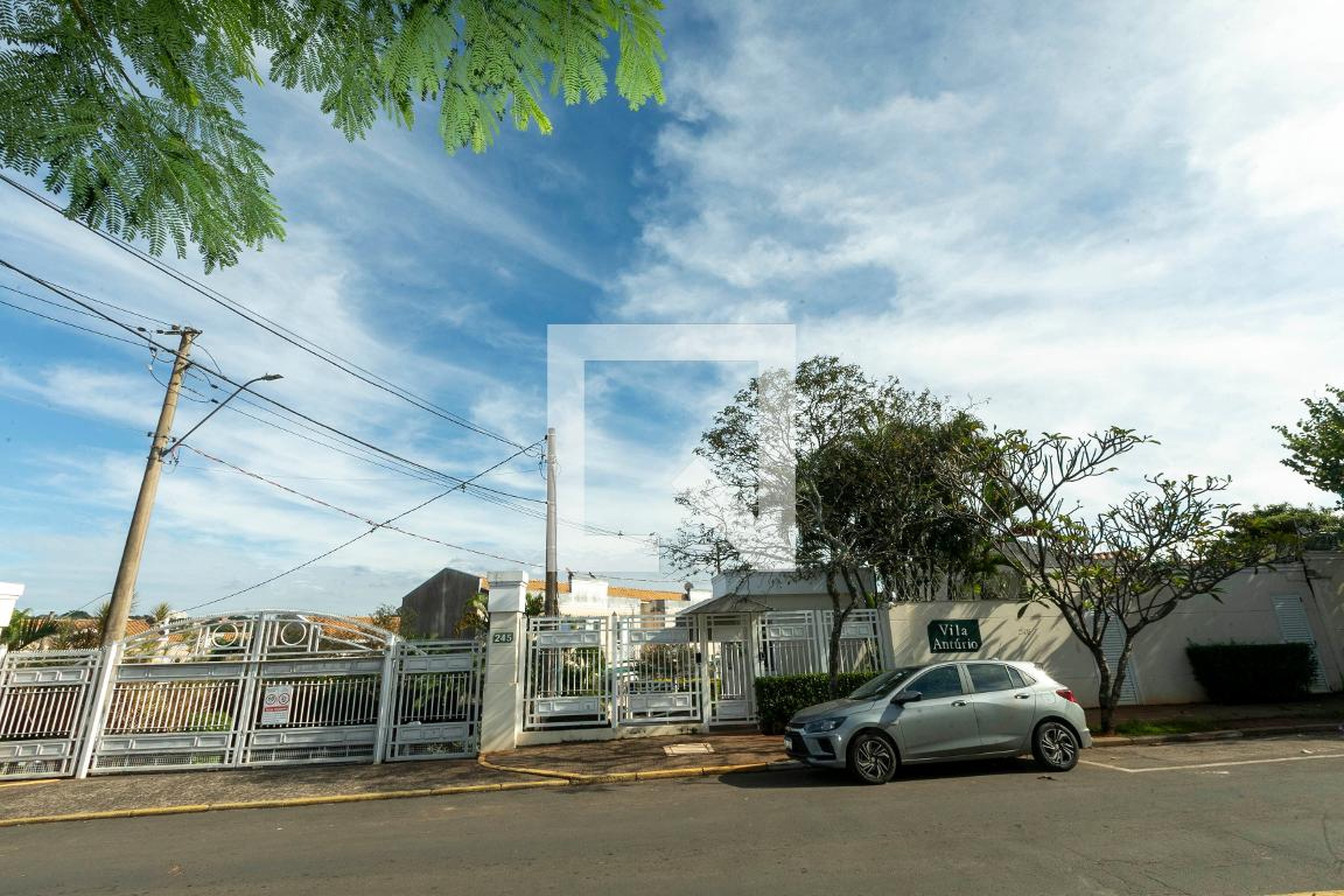 FACHADA DO CONDOMÍNIO Condomínio Vila Antúrio
