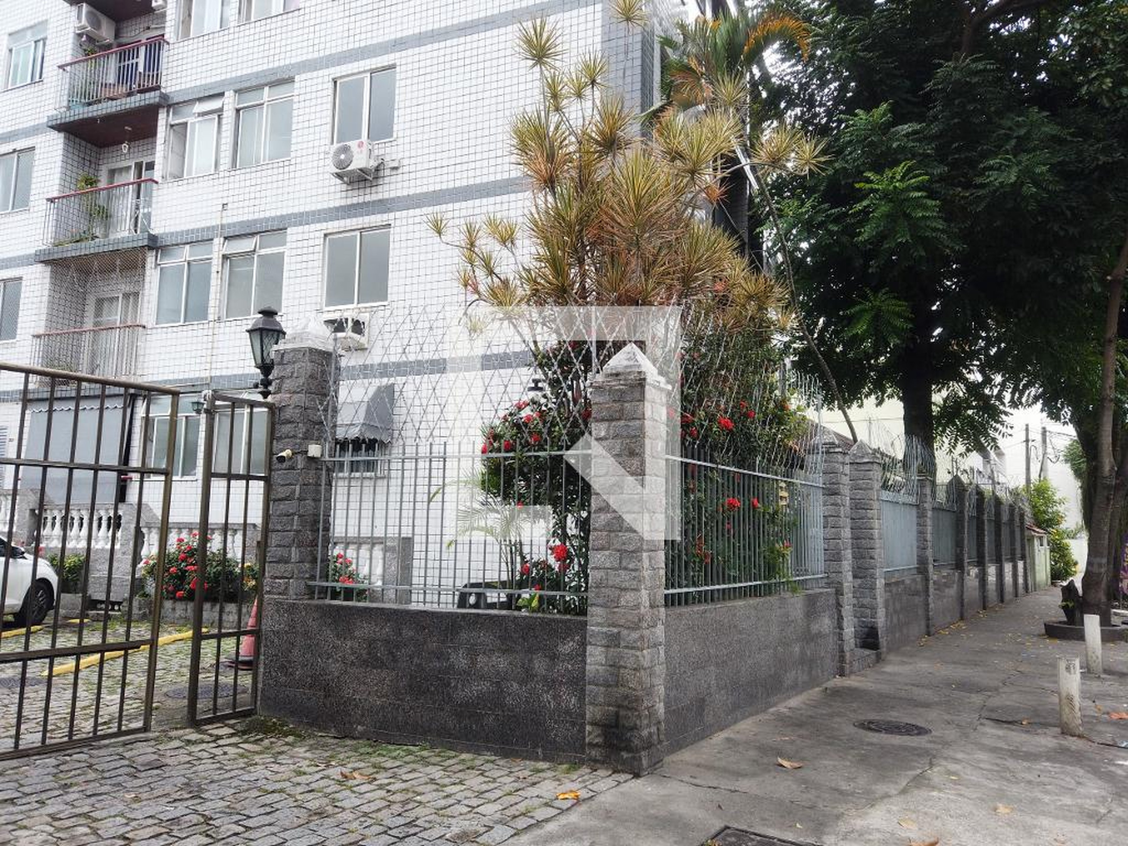 Fachada Condomínio Mason Du Poirot