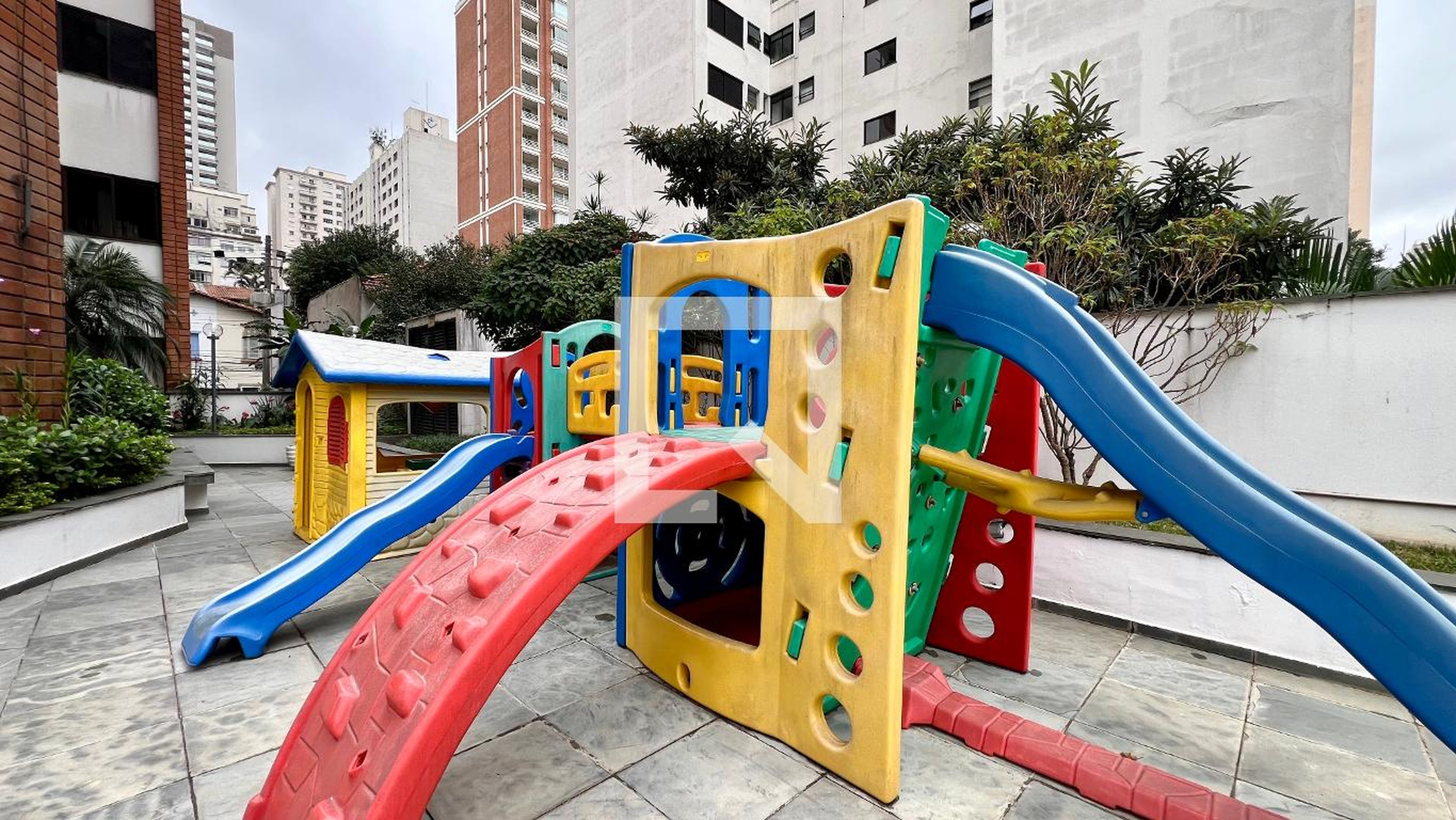 Playground - Victória Plaza