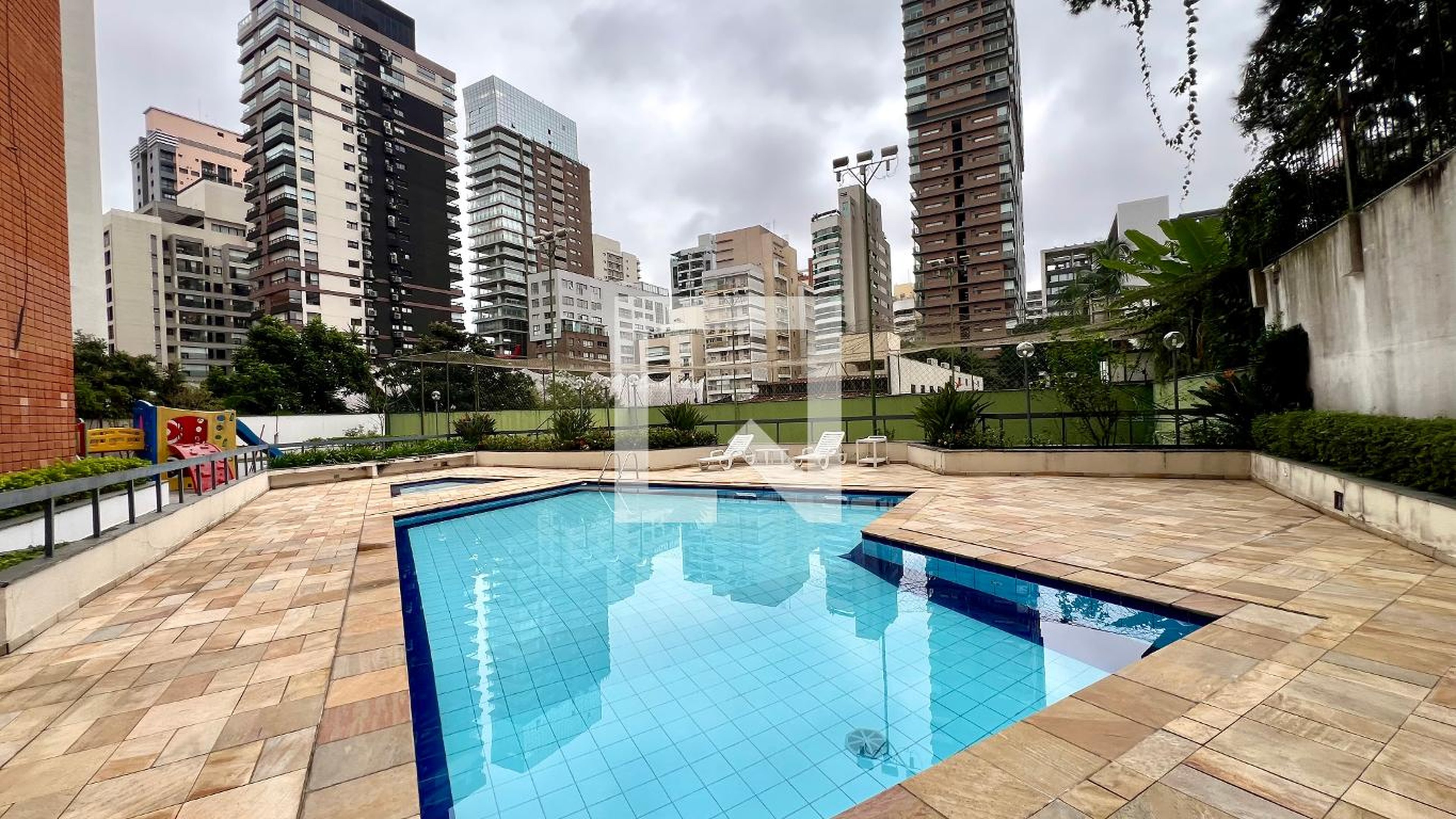 Piscina - Victória Plaza