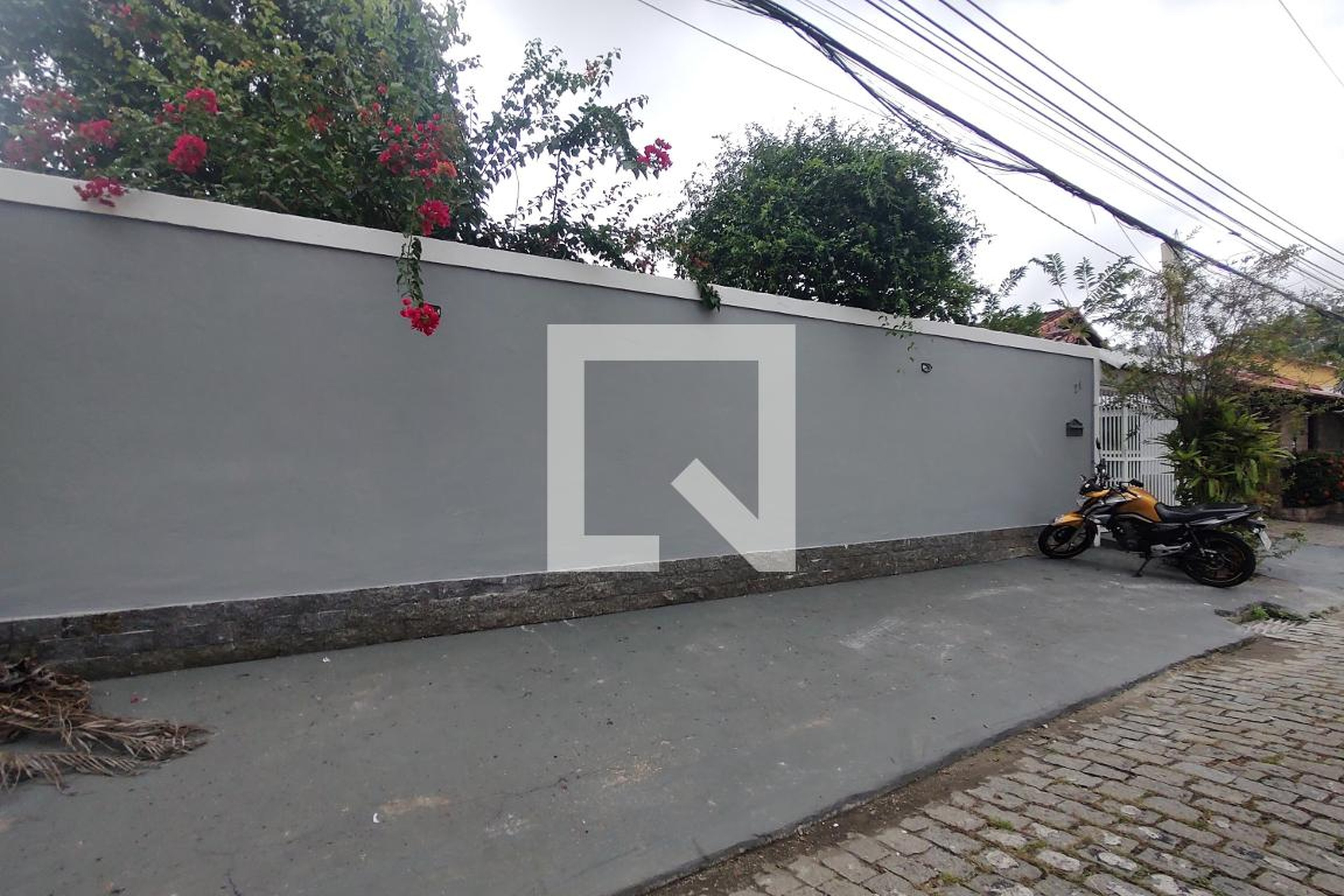 Fachada Condomínio em Rua do Sonho, 21