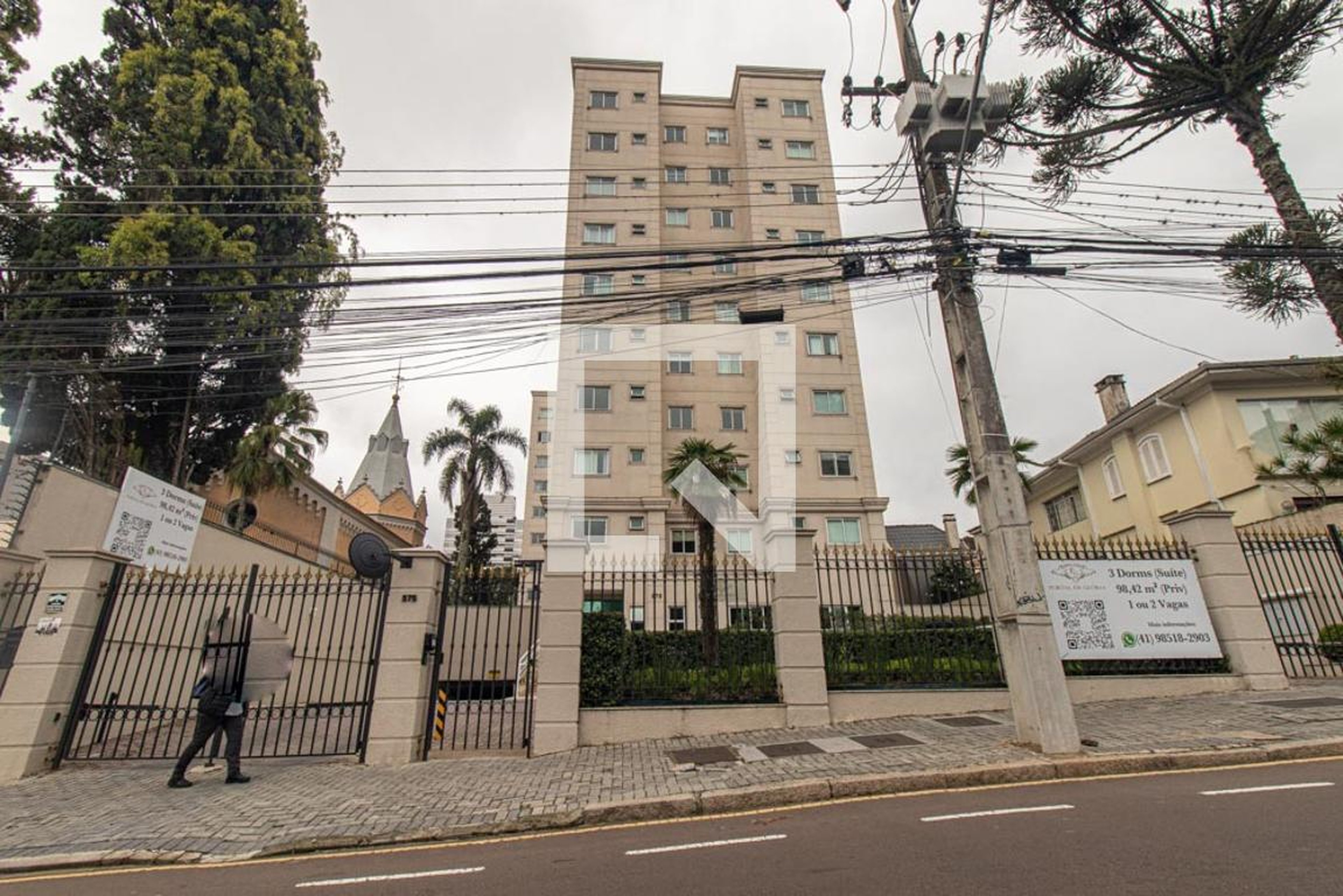 Fachada do Condomínio Condomínio em Avenida João Gualberto, 575