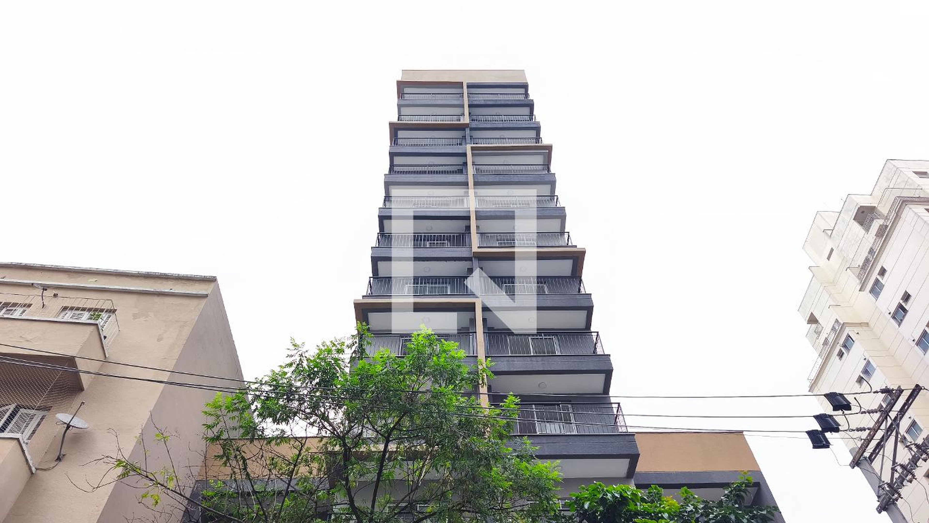 Fachada Condomínio em Rua José Getúlio, 242