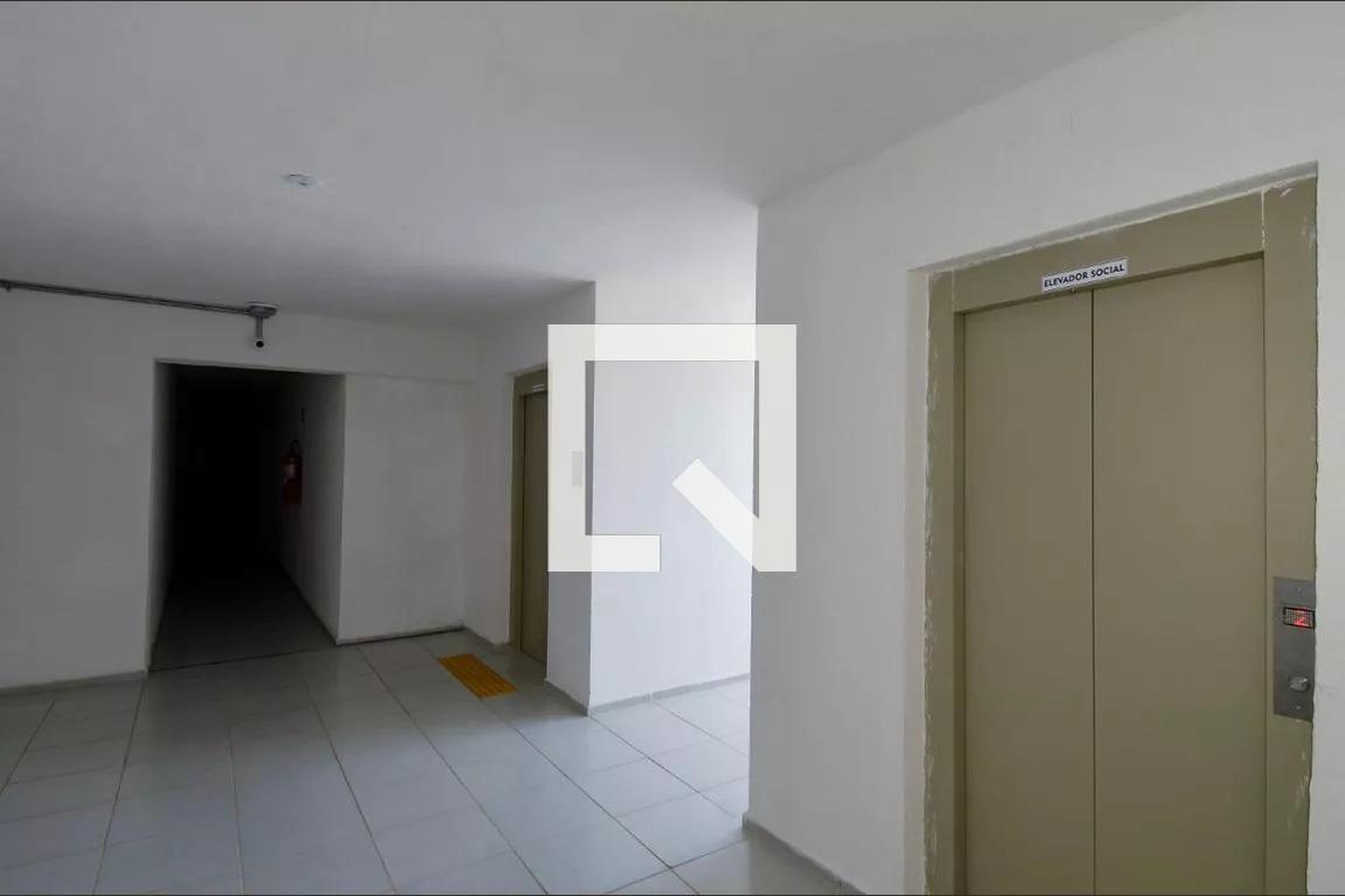 Hall de entrada Condomínio em Rua Turvolandia, 863