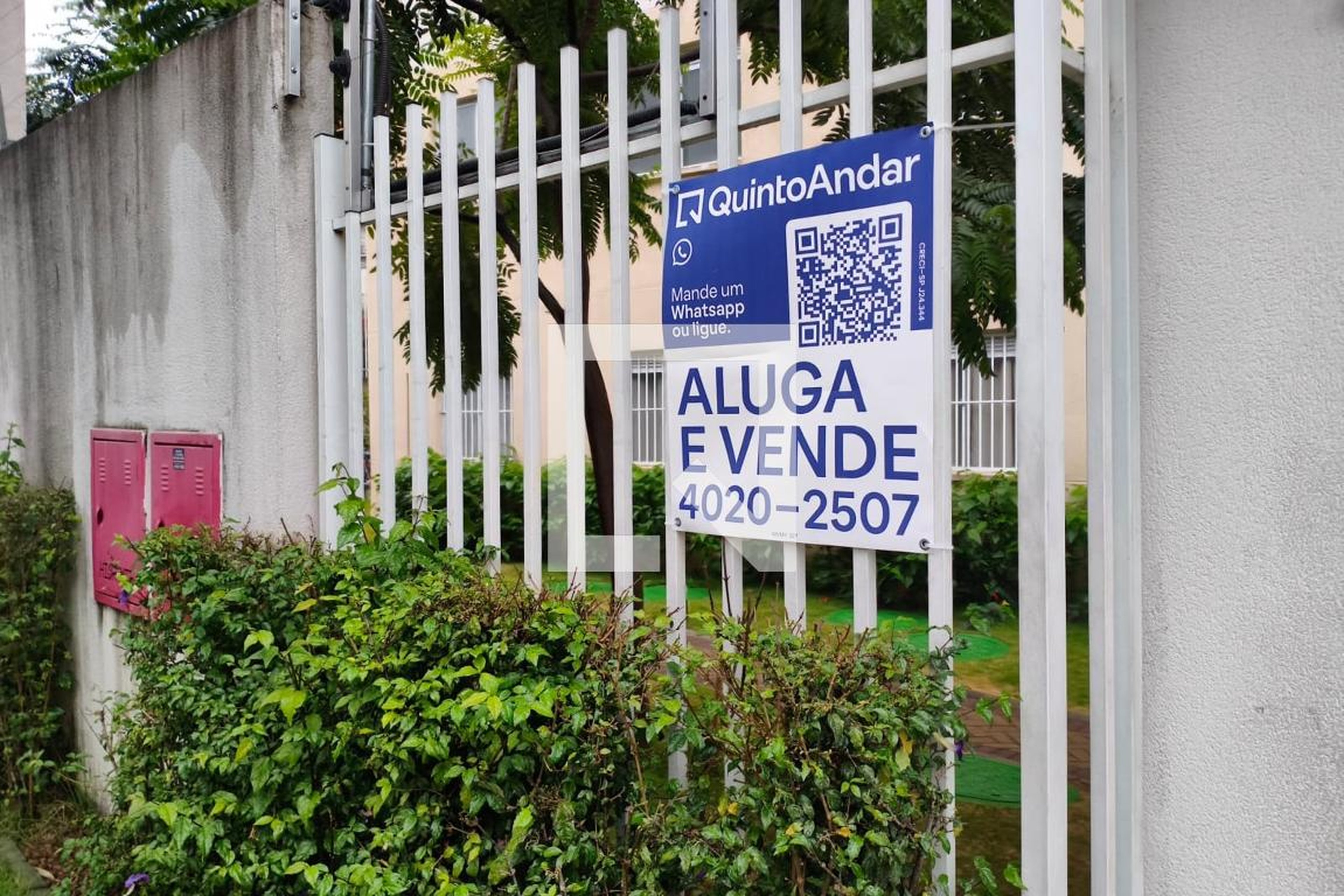 Fachada Condomínio em Rua Augusto Carlos Bauman, 266
