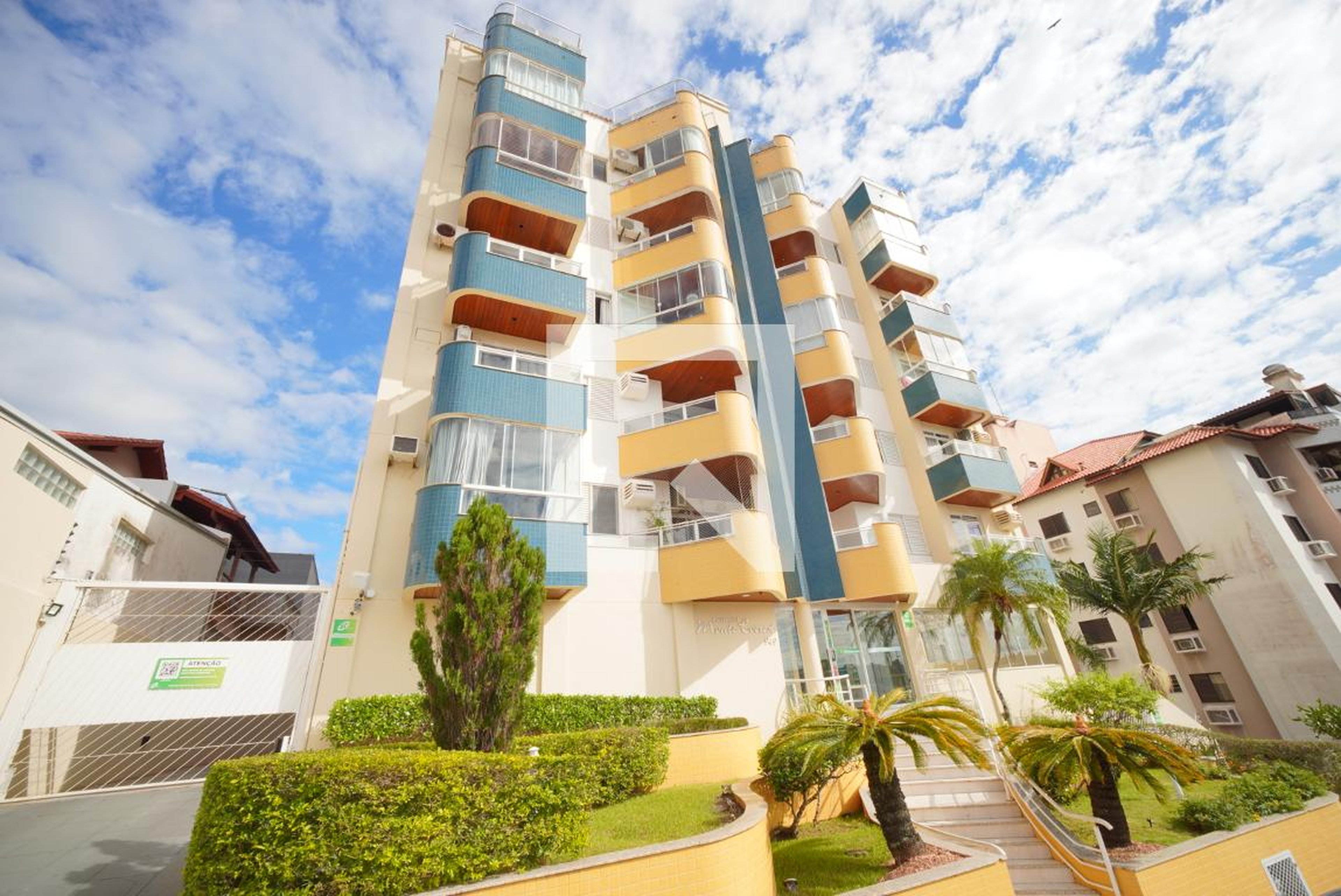 Fachada Residencial Monte Everest
