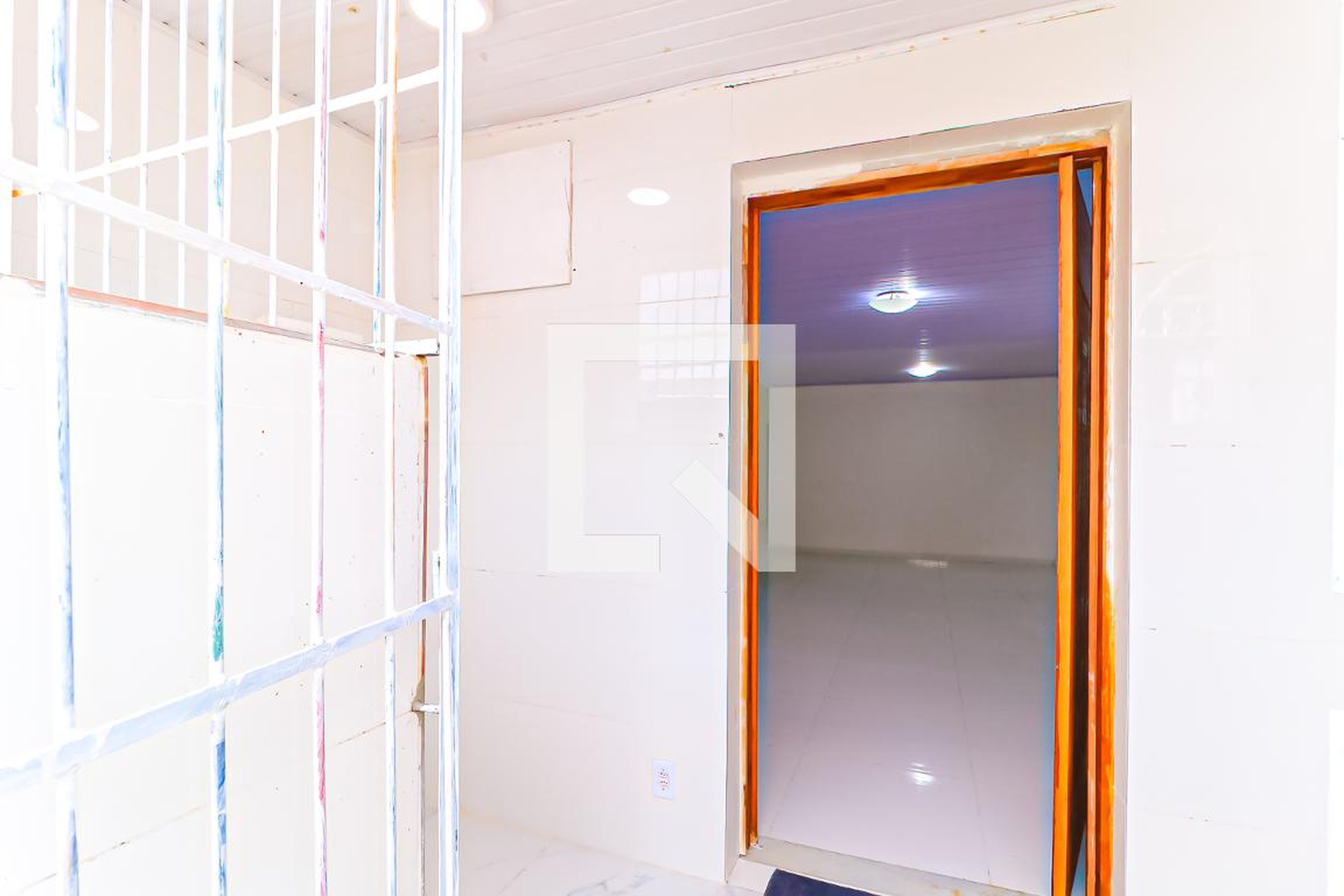 Entrada Condomínio em Estrada Adhemar Bebiano, 132