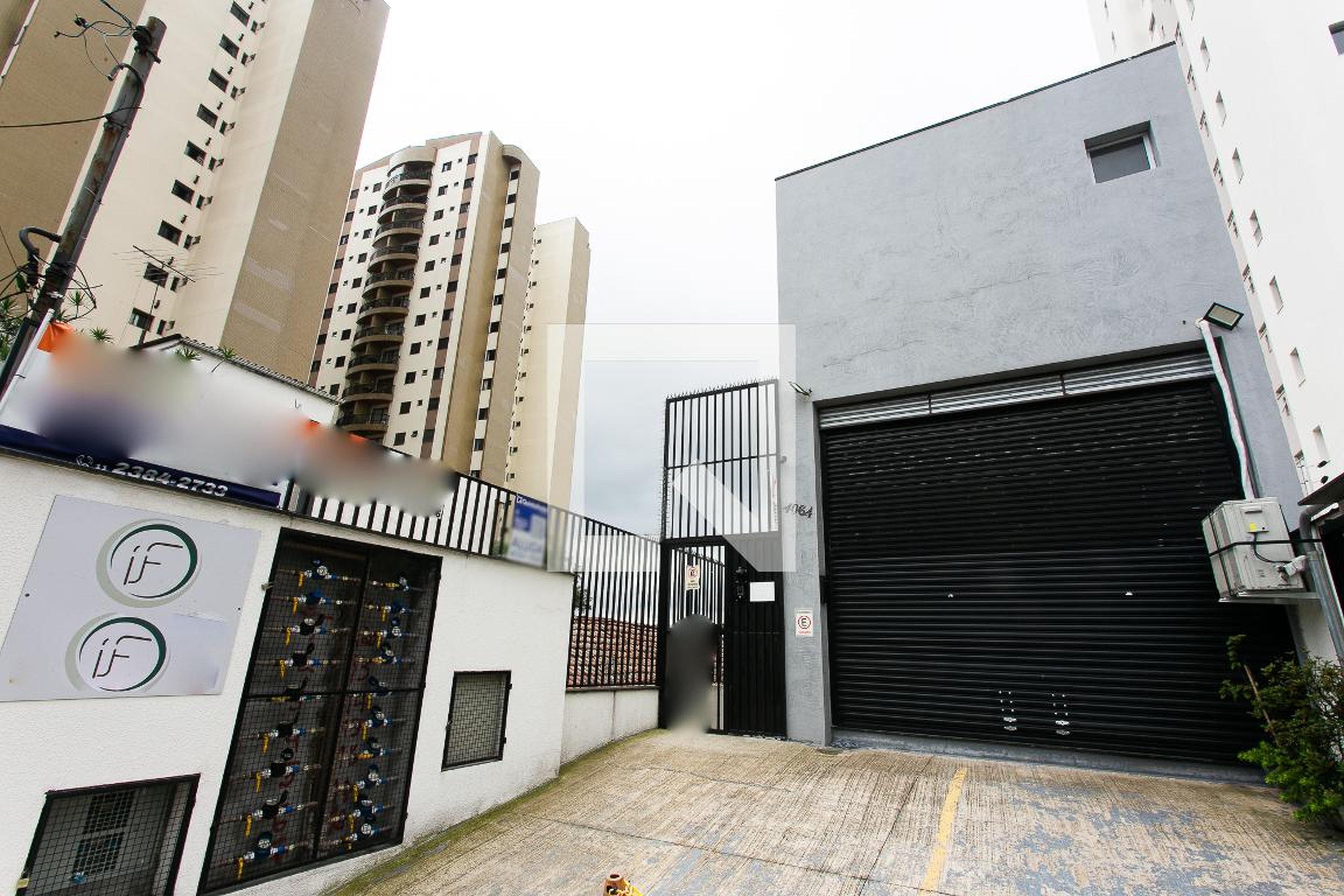 Fachada Condomínio em Rua Voluntários da Pátria, 4064