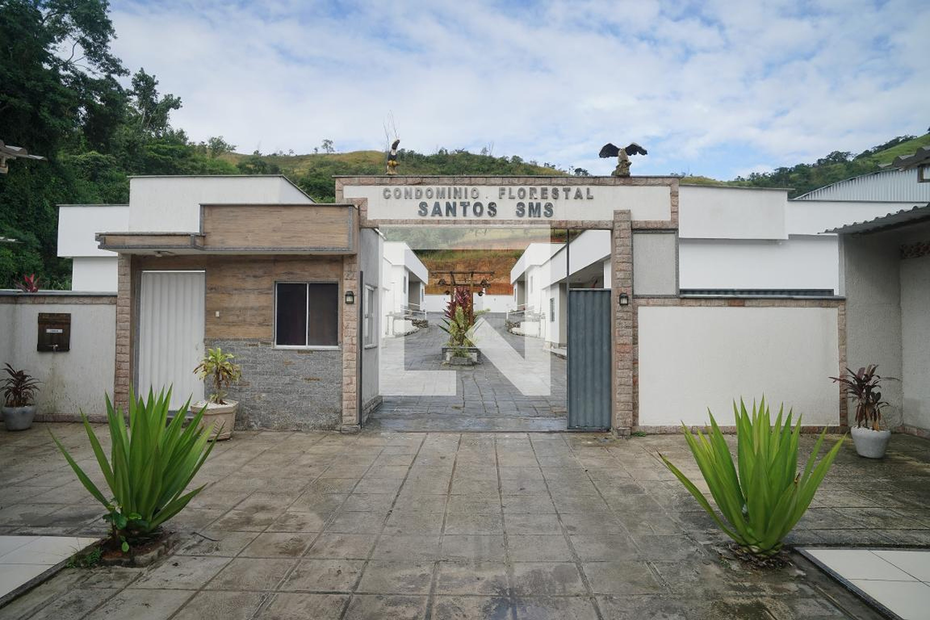 Fachada Condomínio em Rodovia Amaral Peixoto, km 35