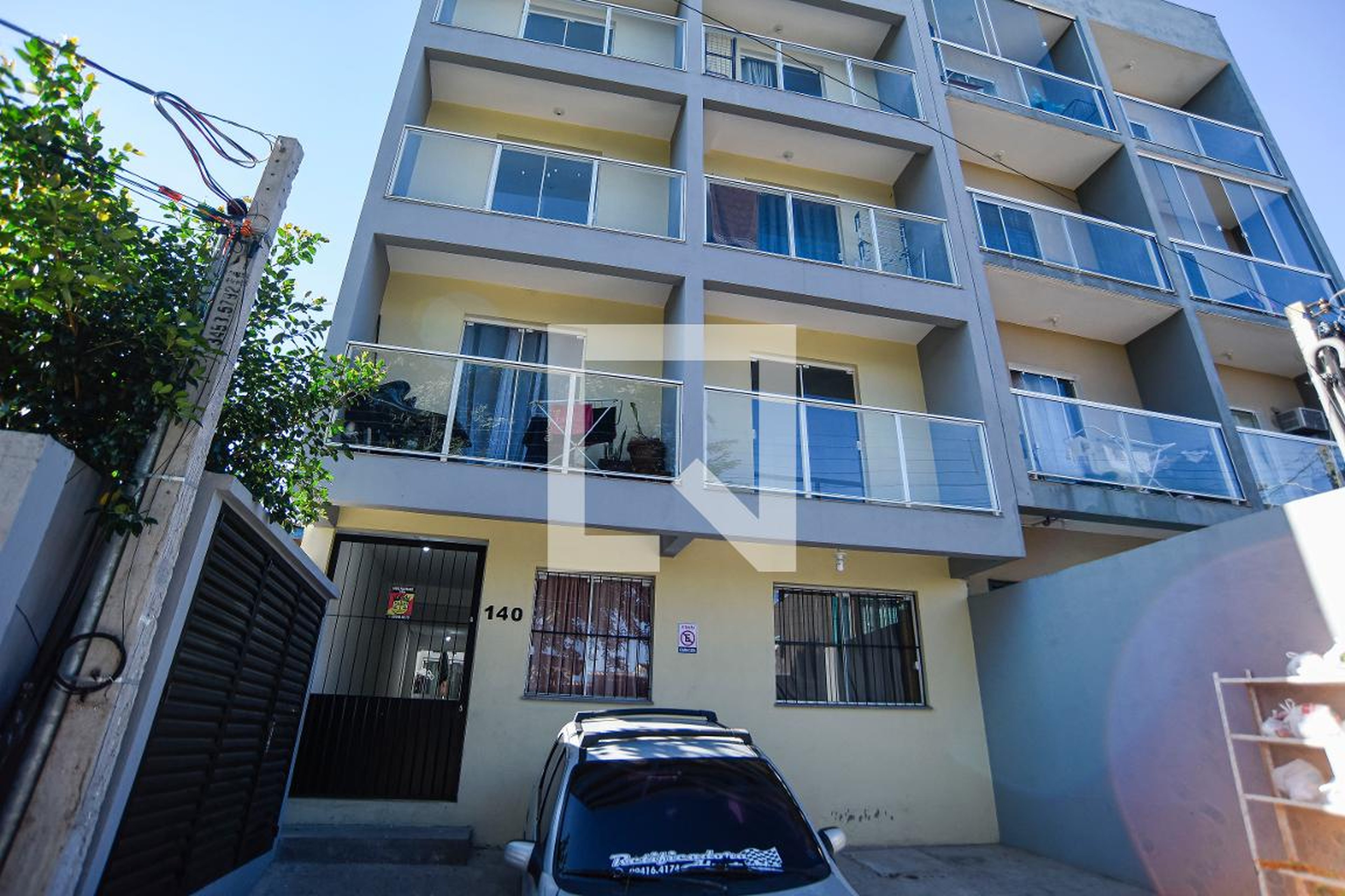Fachada Condomínio em Rua Maria Terezinha Neto Farias, 140