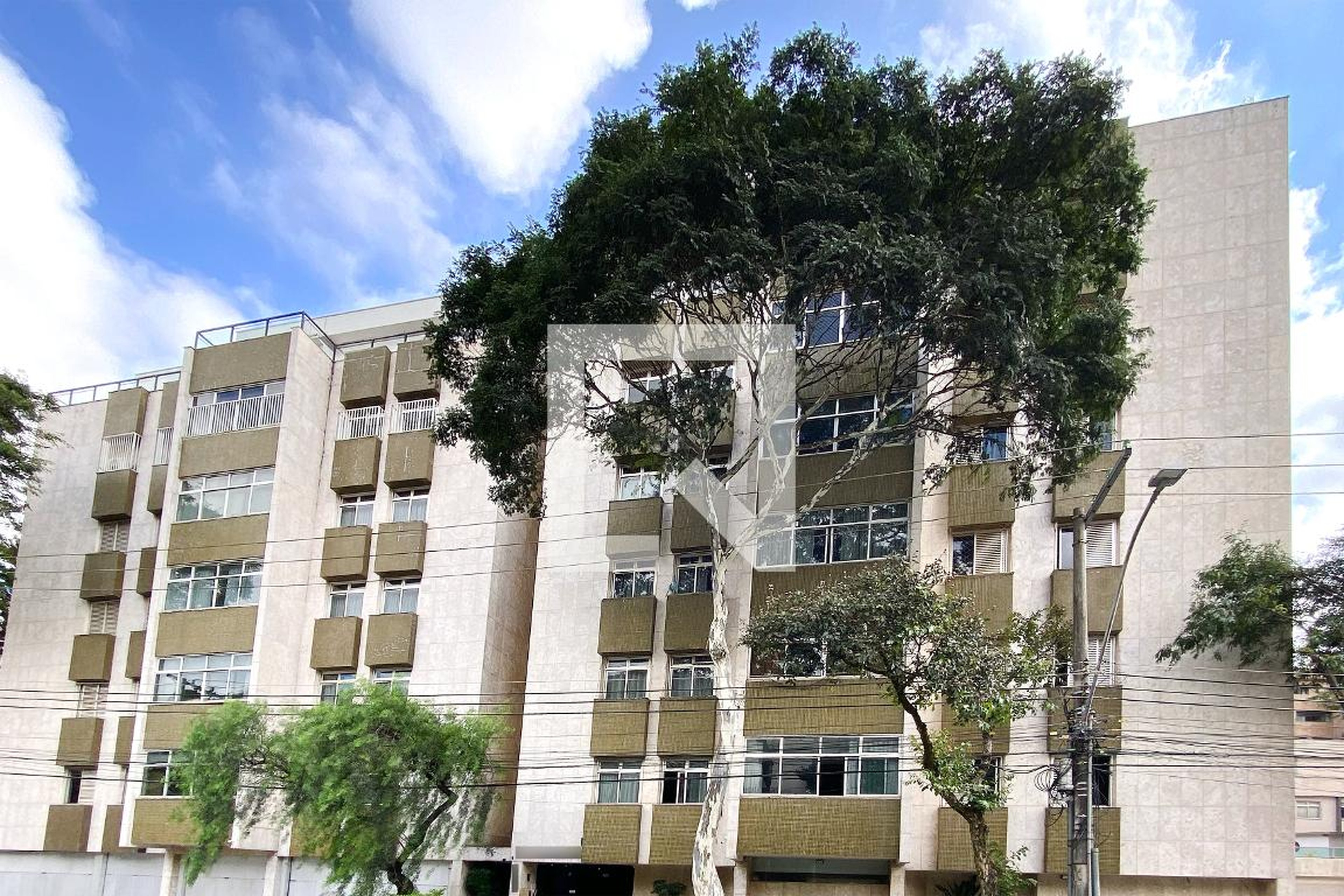 Fachada Condomínio em Avenida dos Bandeirantes, 1151