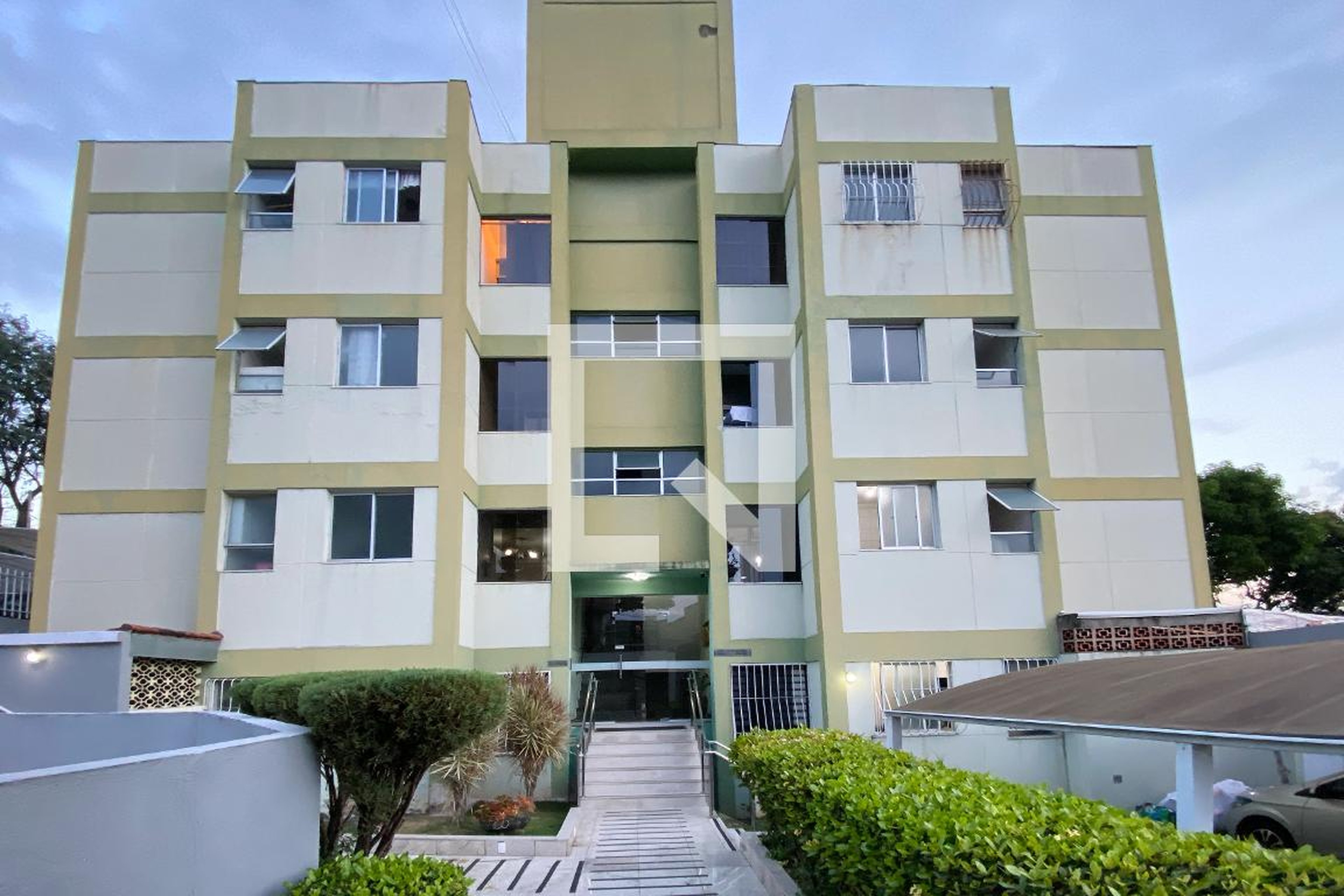 Fachada Condomínio em Rua Capitão Manoel Soares, 99