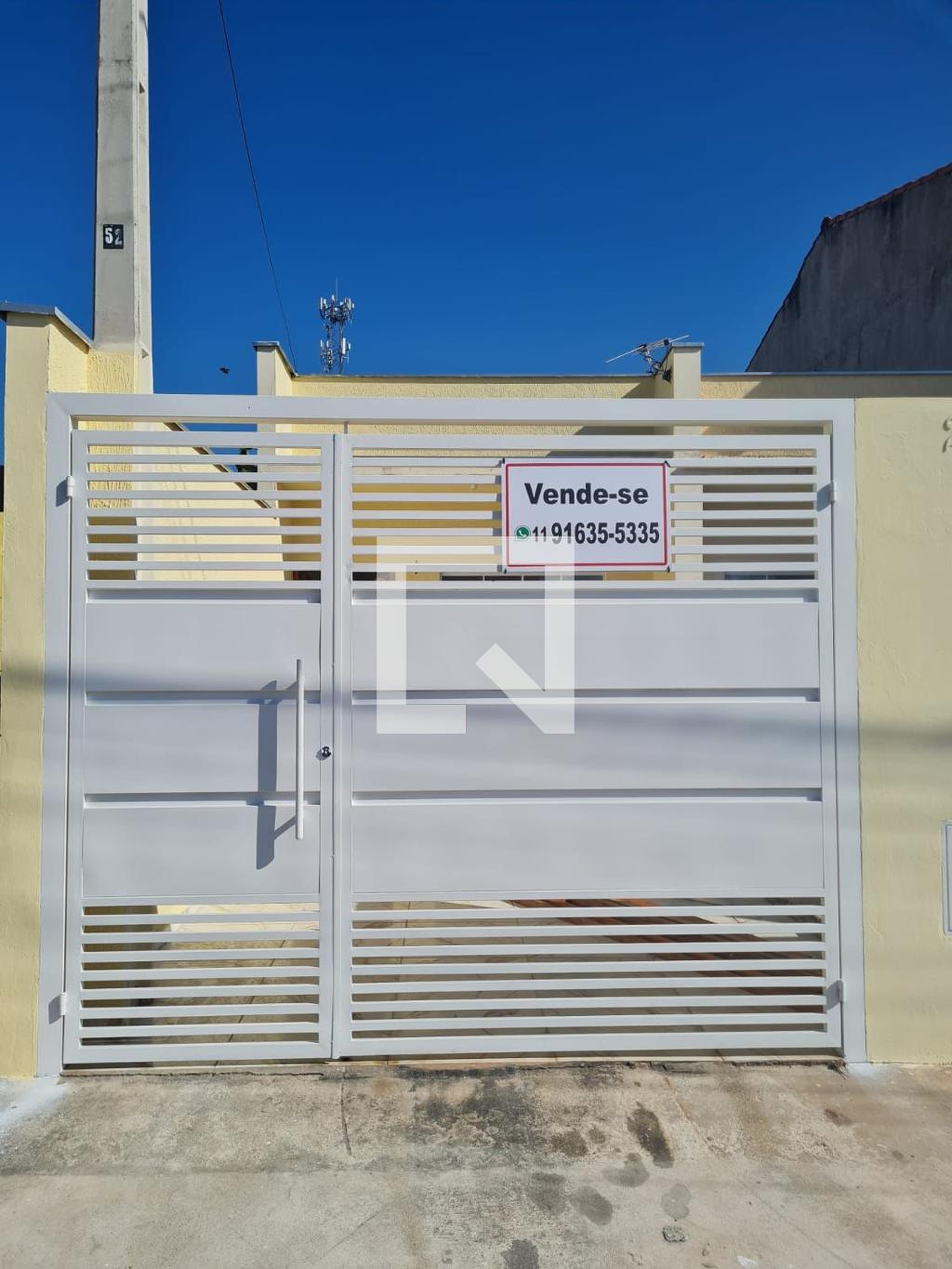 Fachada Condomínio em Rua Álvaro Coelho, 203