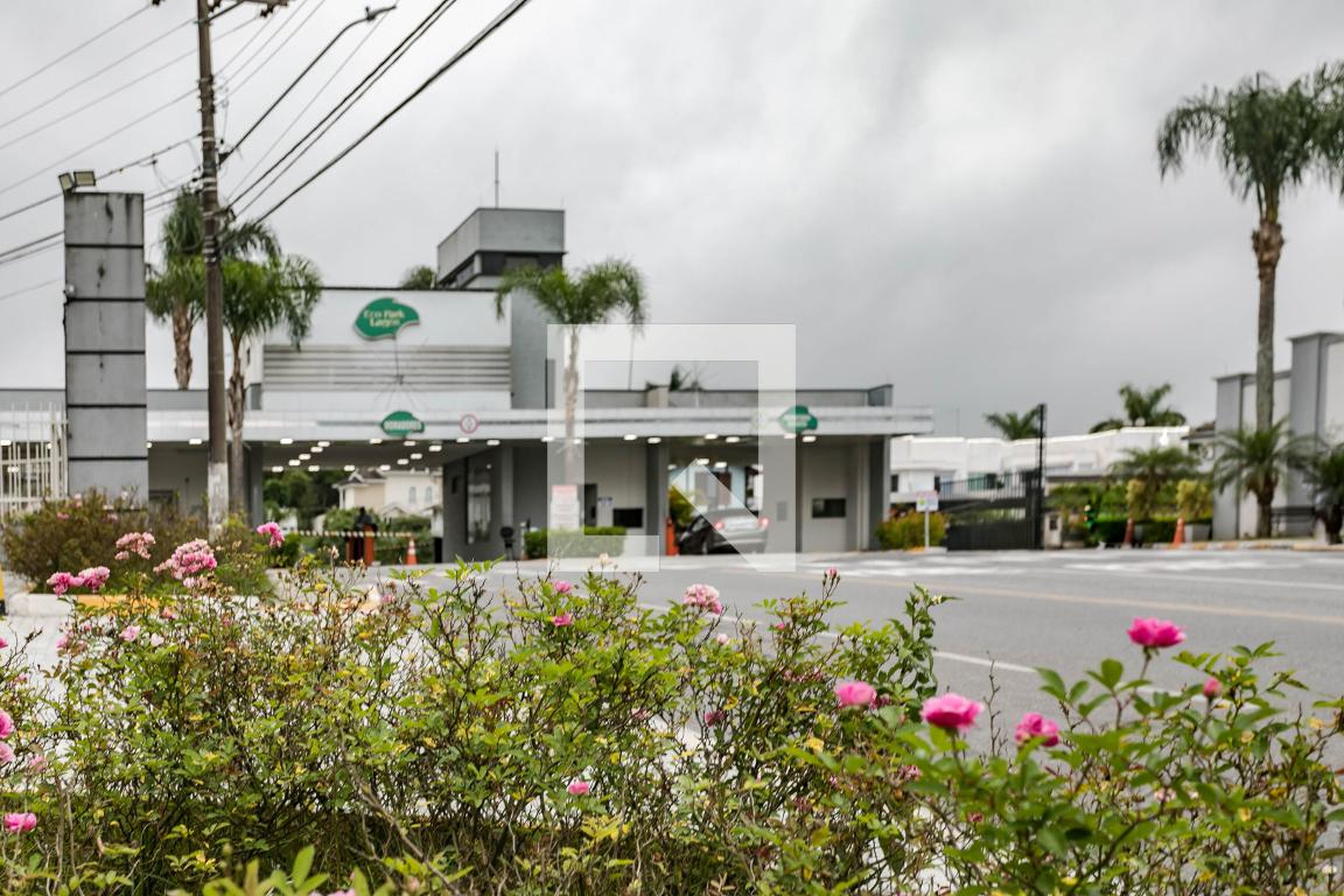 Fachada Condomínio em Estrada Itapeti do Salto, 100