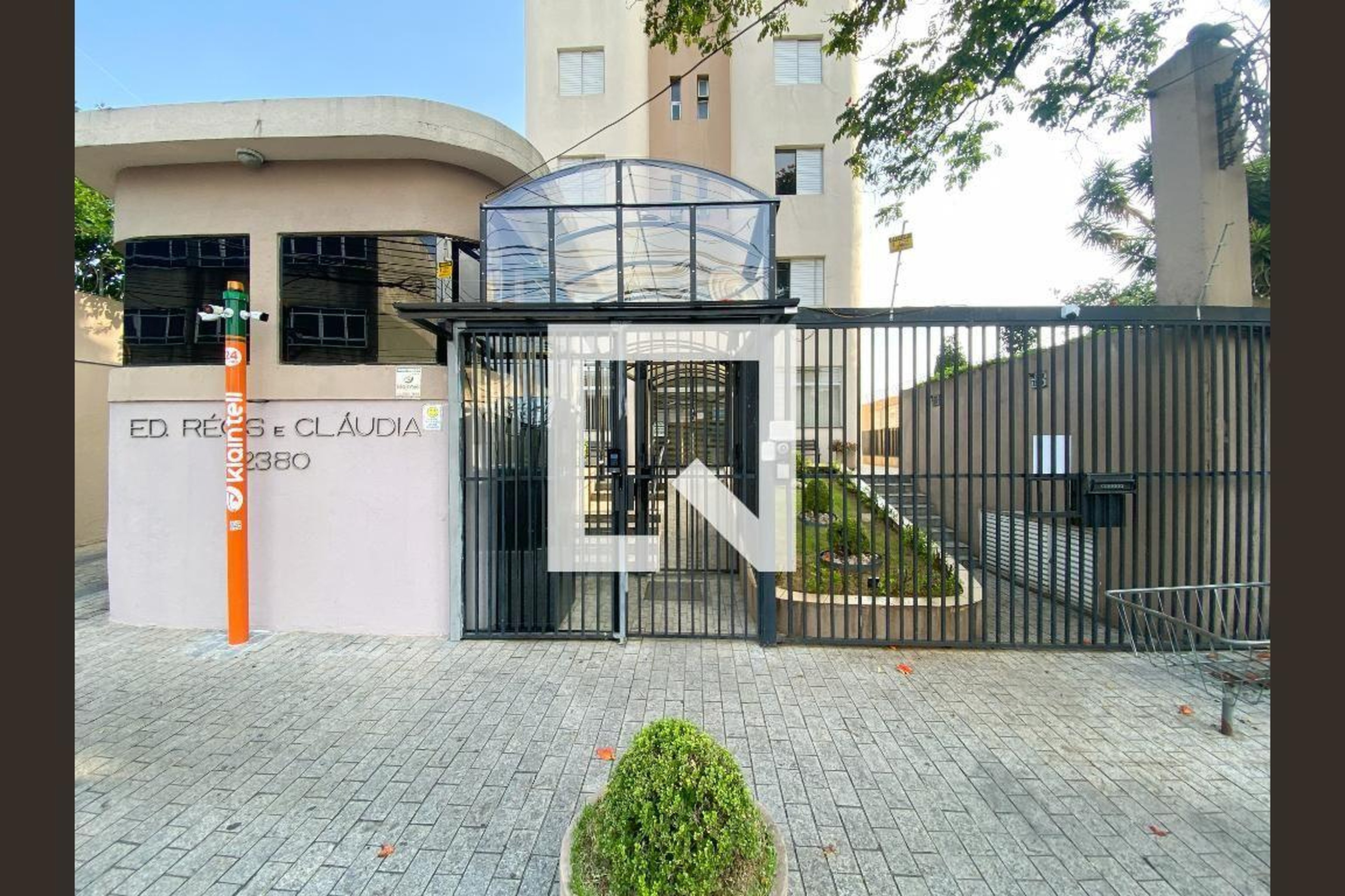 Fachada do Prédio Condomínio Regis e Claudia