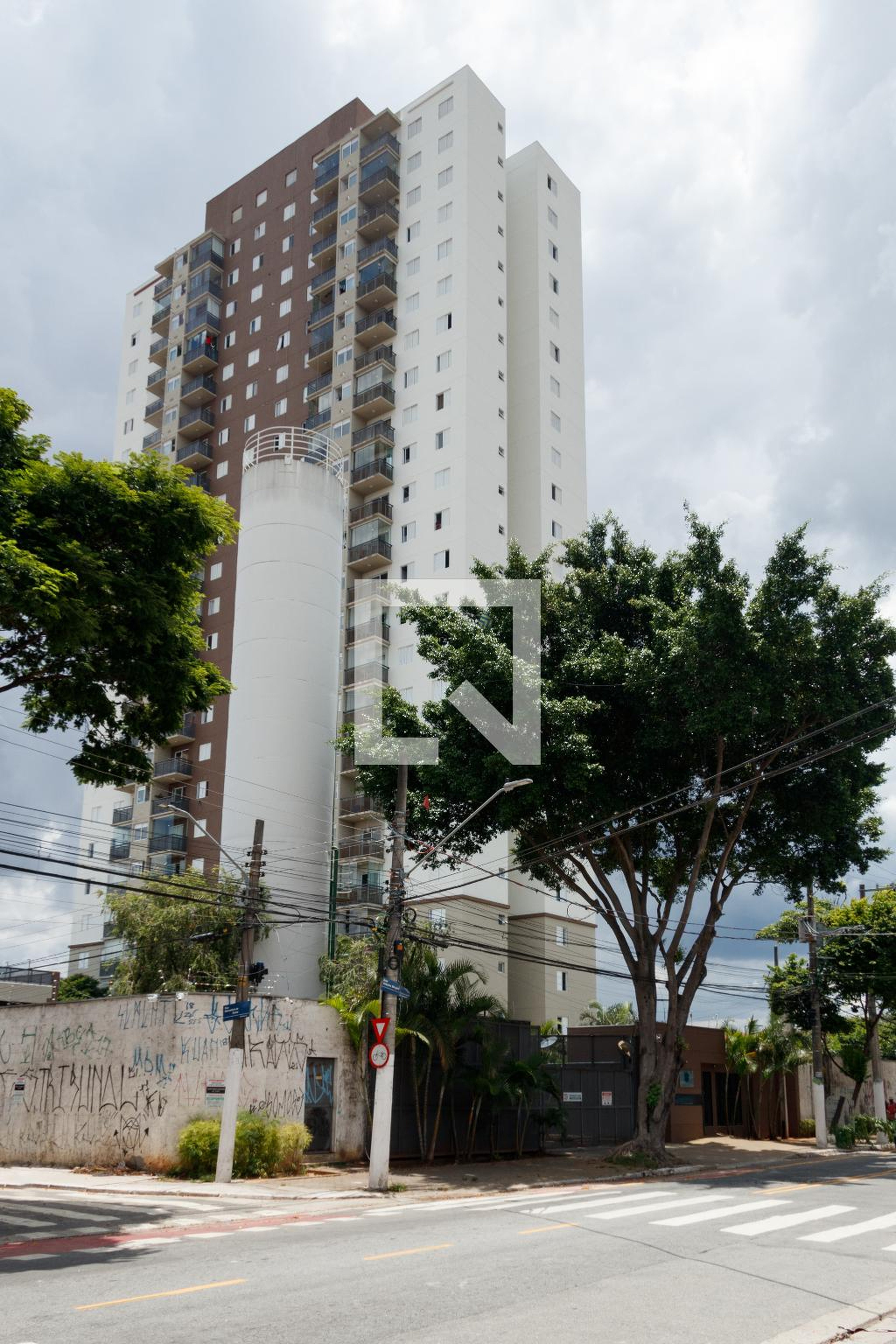Fachada Condomínio em Rua Antônio Borges, 216