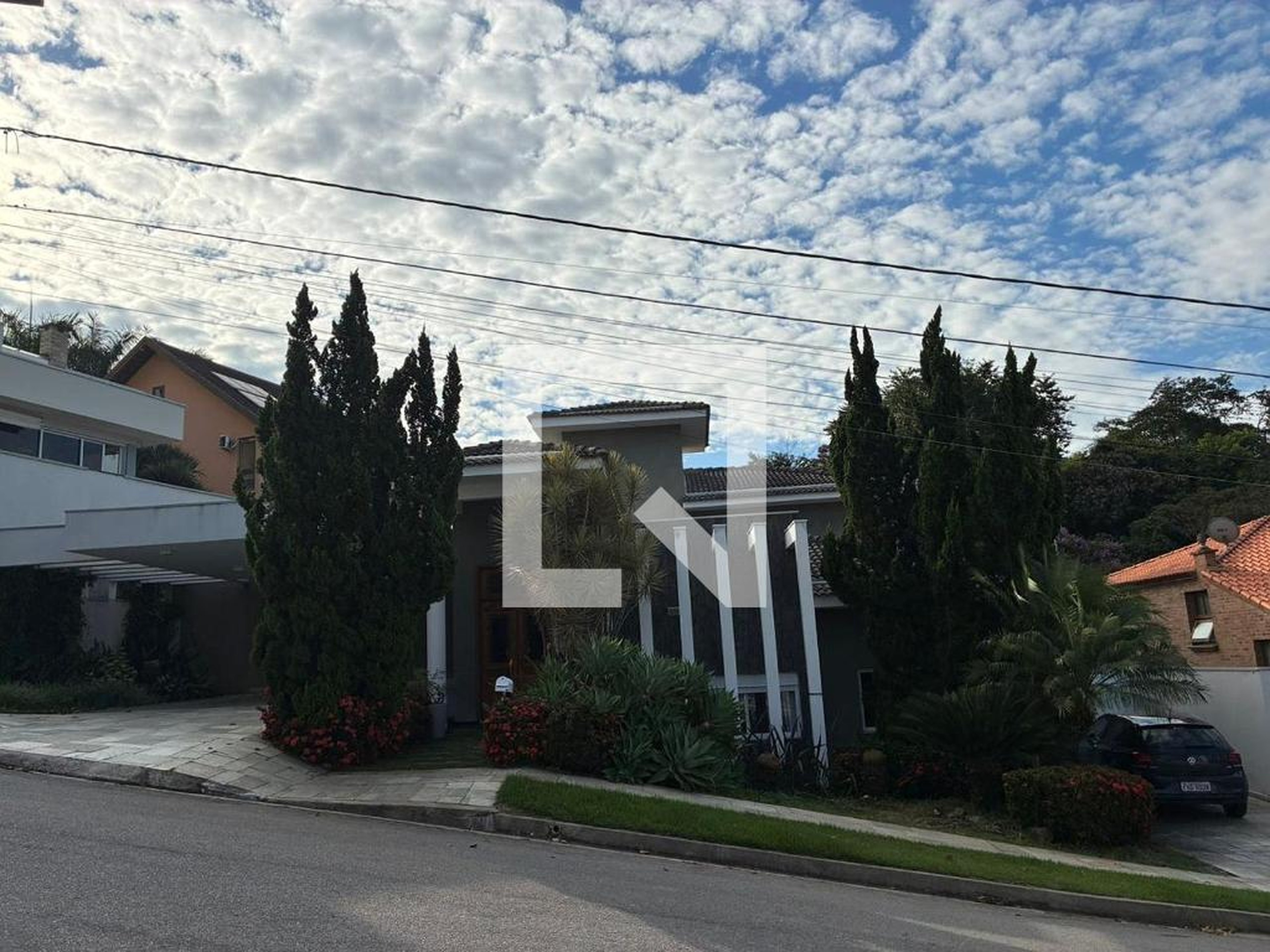 Fachada Condomínio em Rua Benedito Agostinho, 95