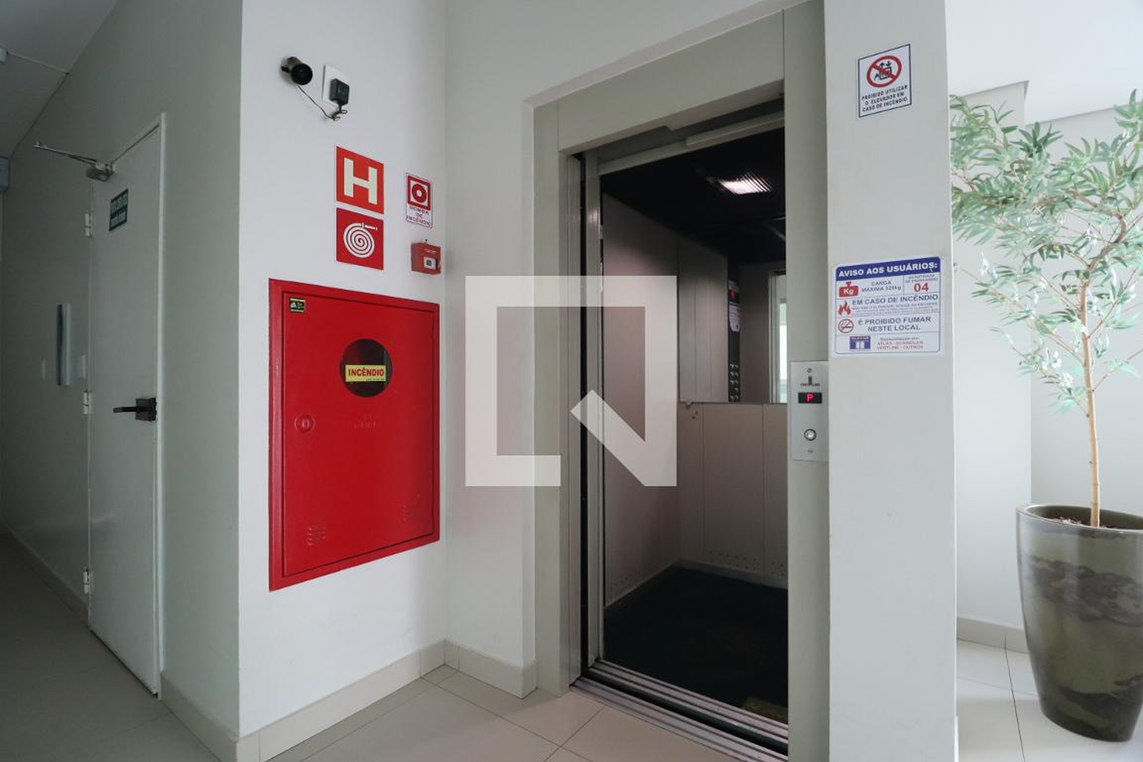Elevador - Riviera Residence