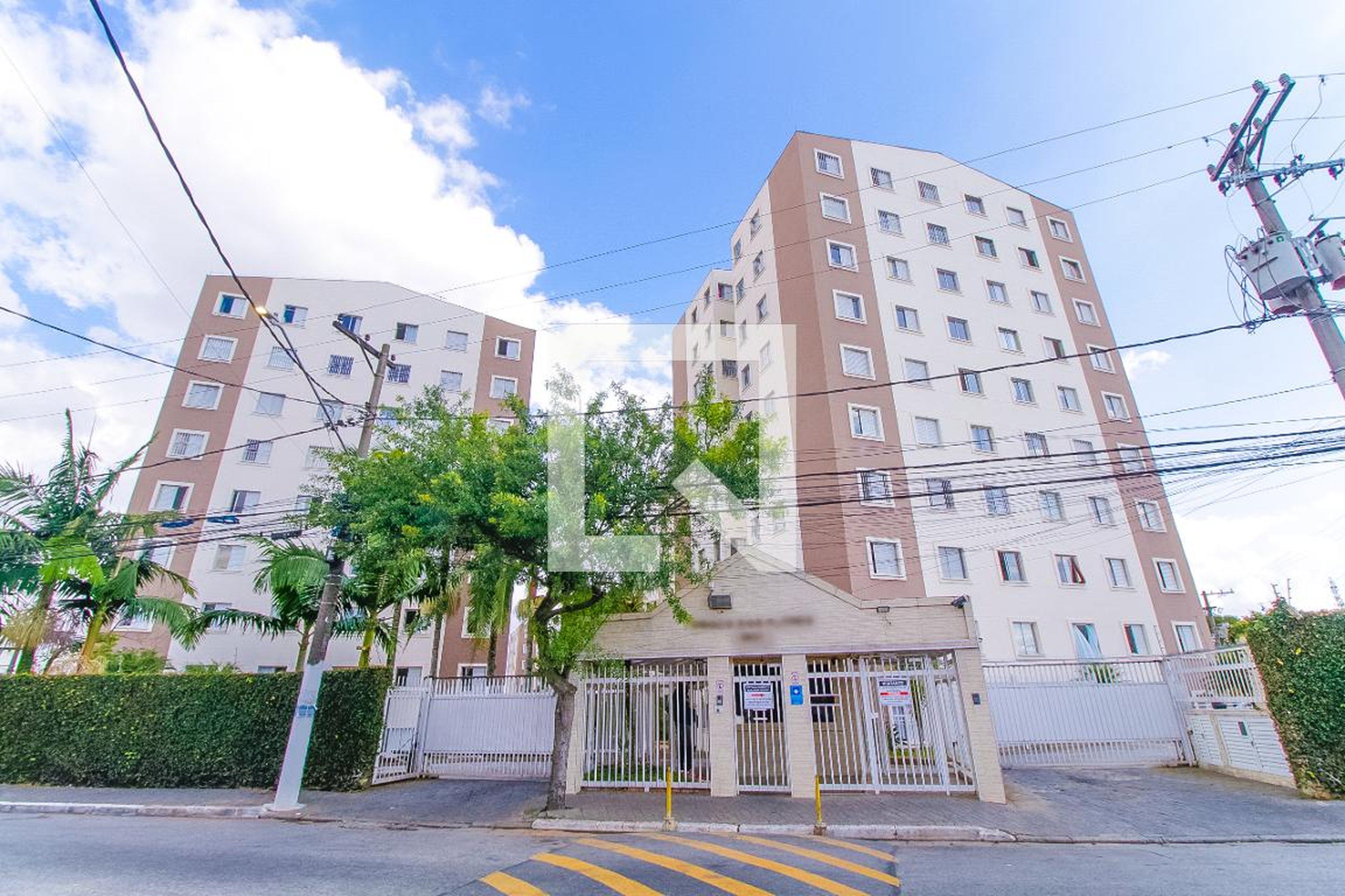 Fachada Condomínio em Rua General Porfírio da Paz, 92