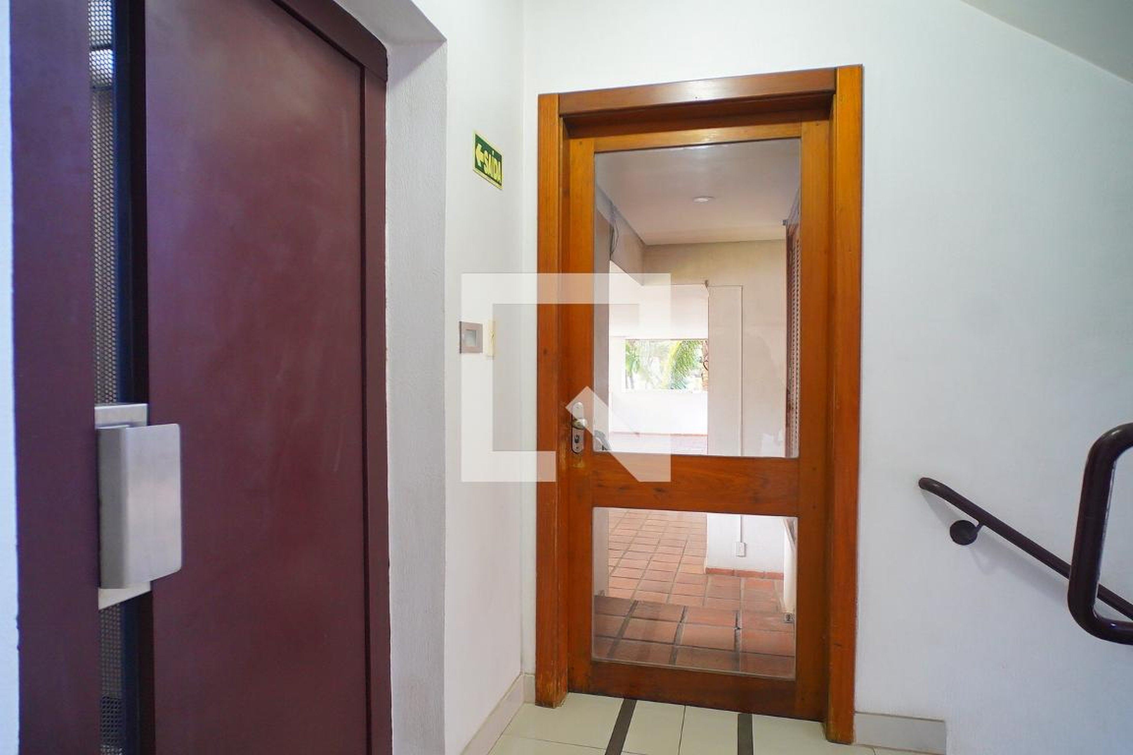 Hall de entrada Condomínio em Rua General Couto de Magalhães, 1701