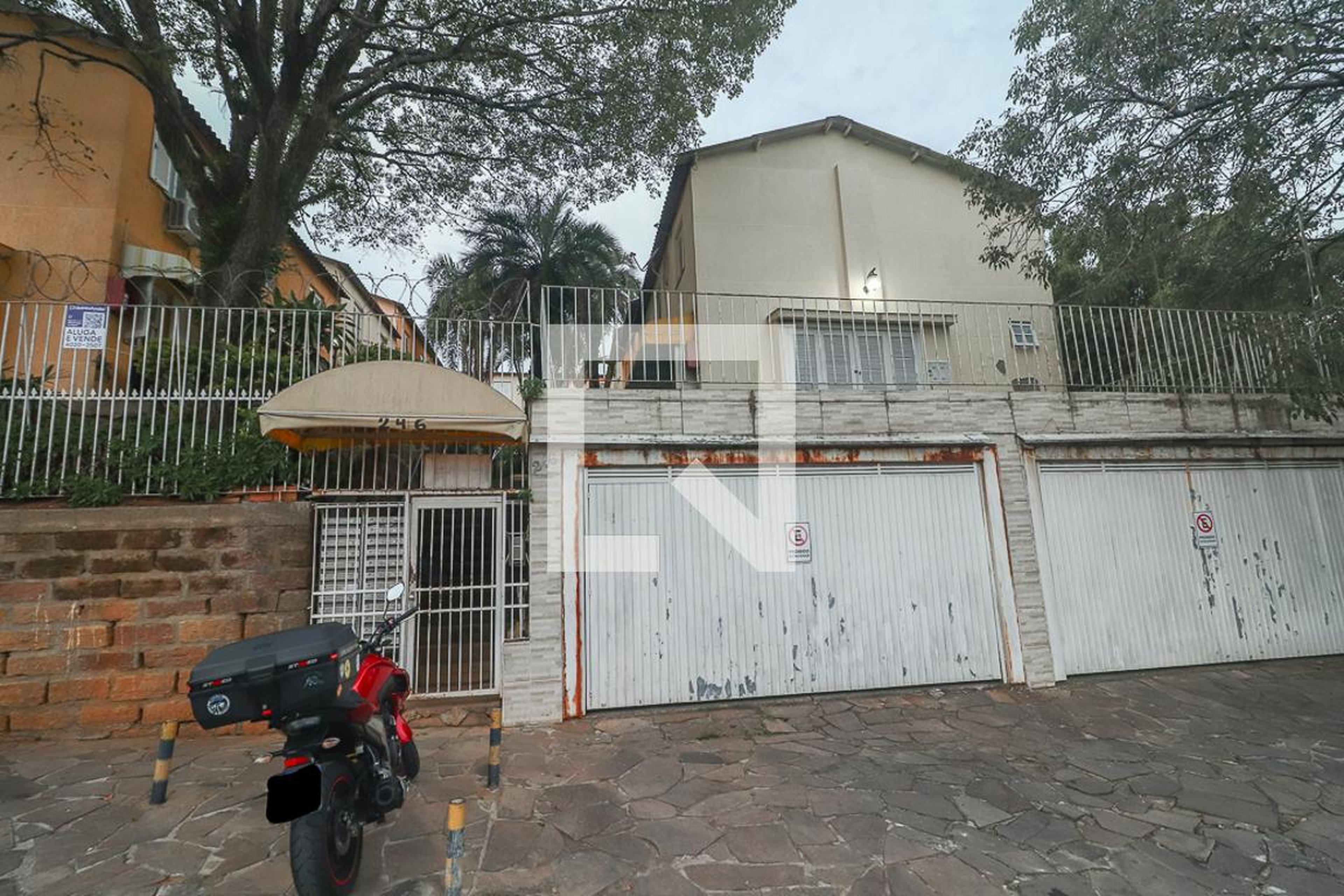 Fachada Condomínio em Rua Doutor Sinval Saldanha, 246