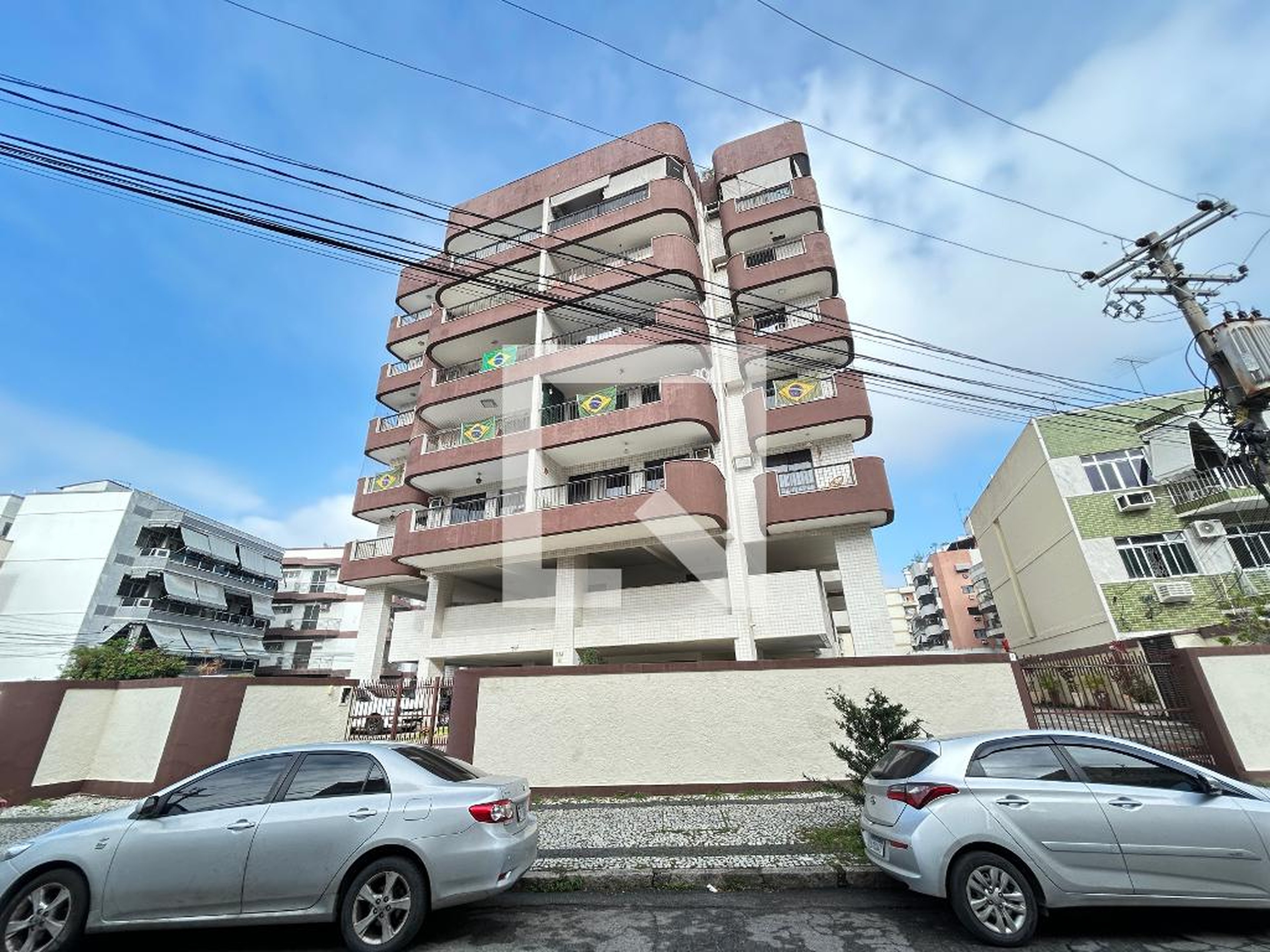 Fachada do Prédio Condomínio em Rua Ouro Branco, 294