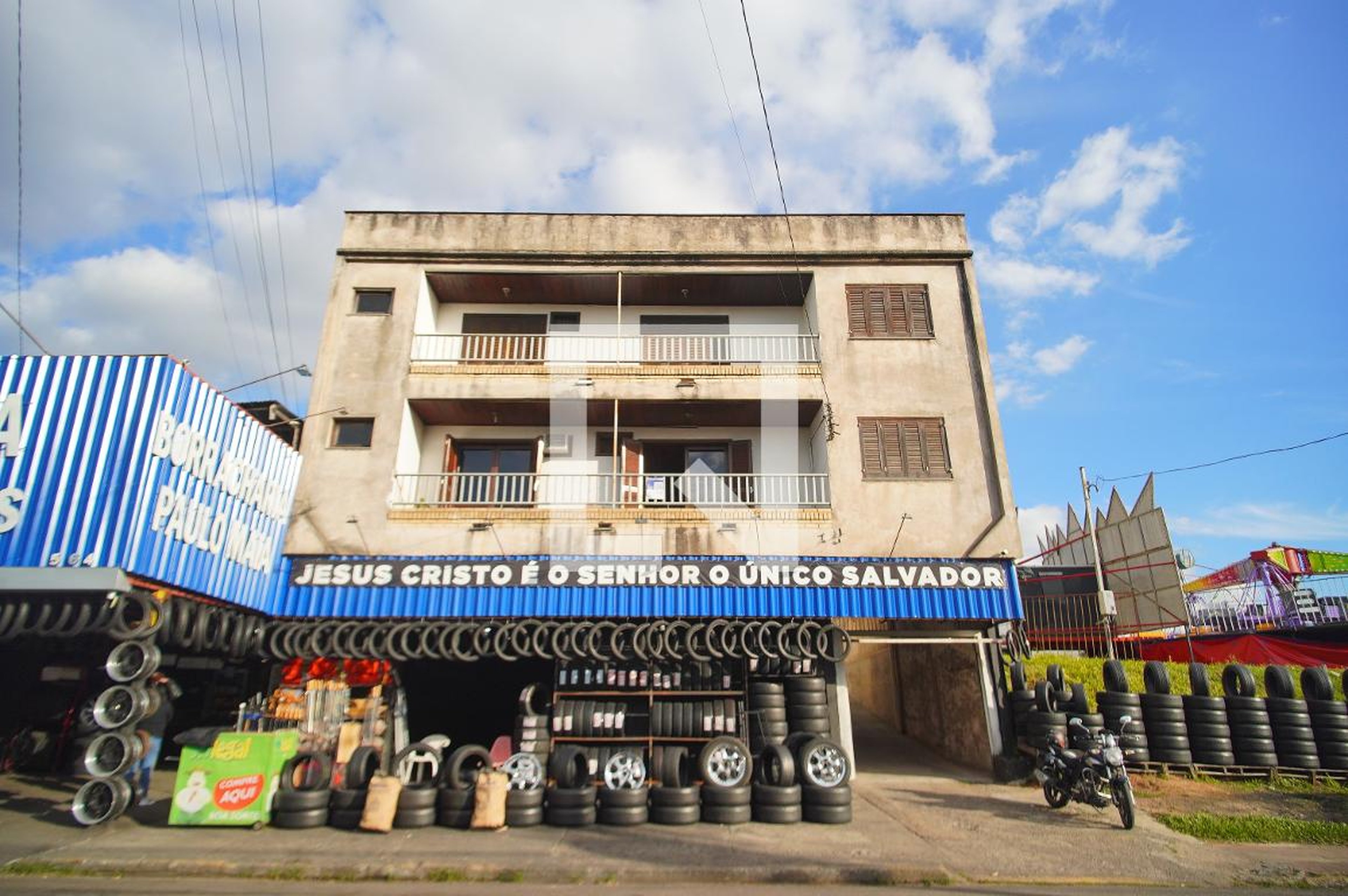 Fachada Condomínio em Avenida Justino Camboim, 540
