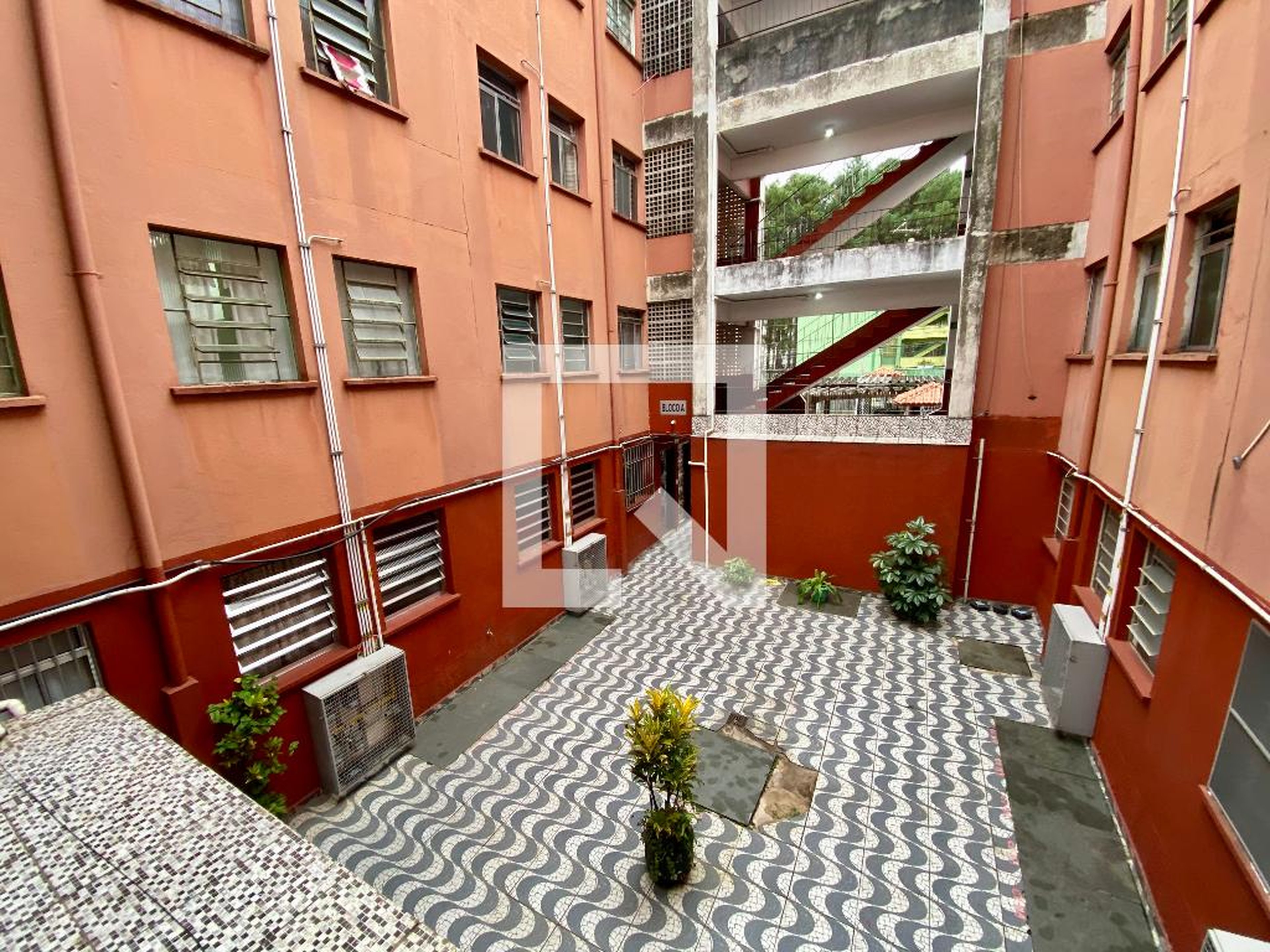 Área externa Condomínio em Avenida 3, 7