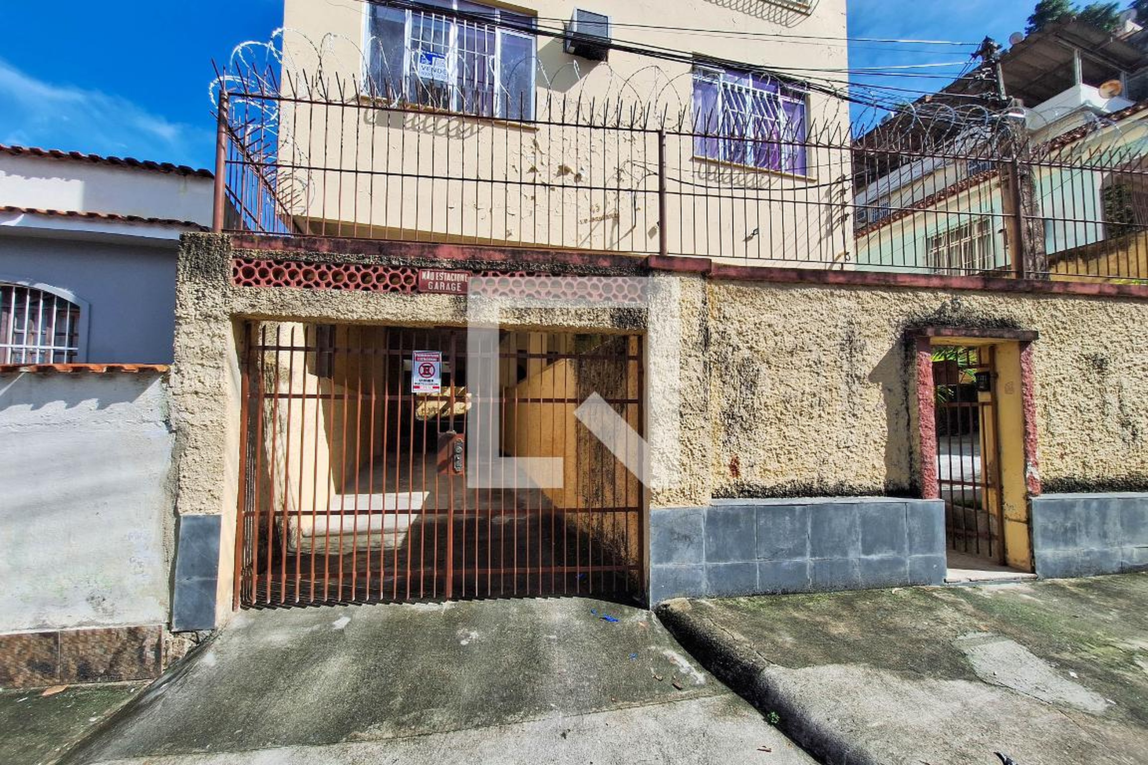 Fachada Condomínio em Travessa Afonso Viana, 45