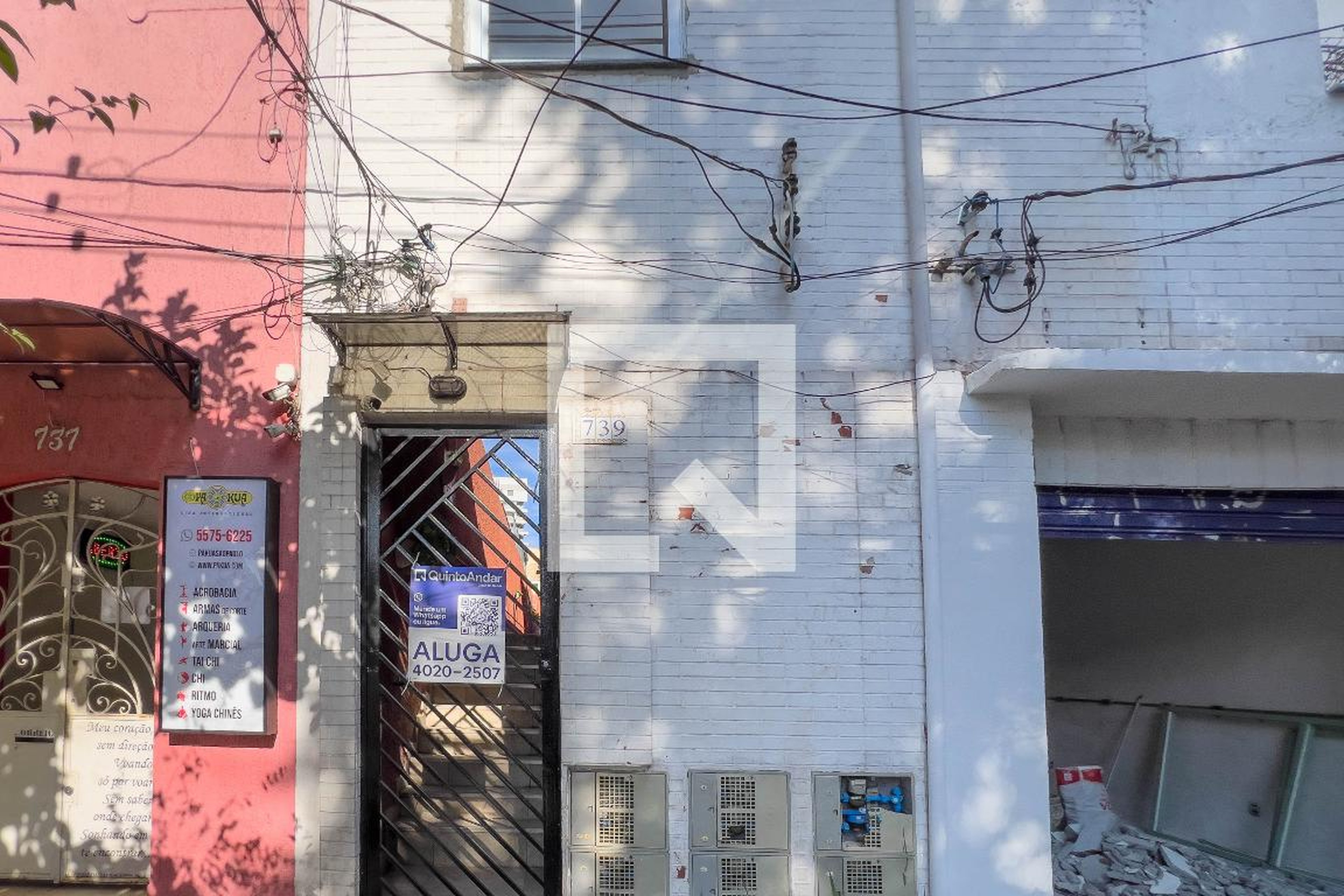 Fachada Condomínio em Rua Joaquim Távora, 739