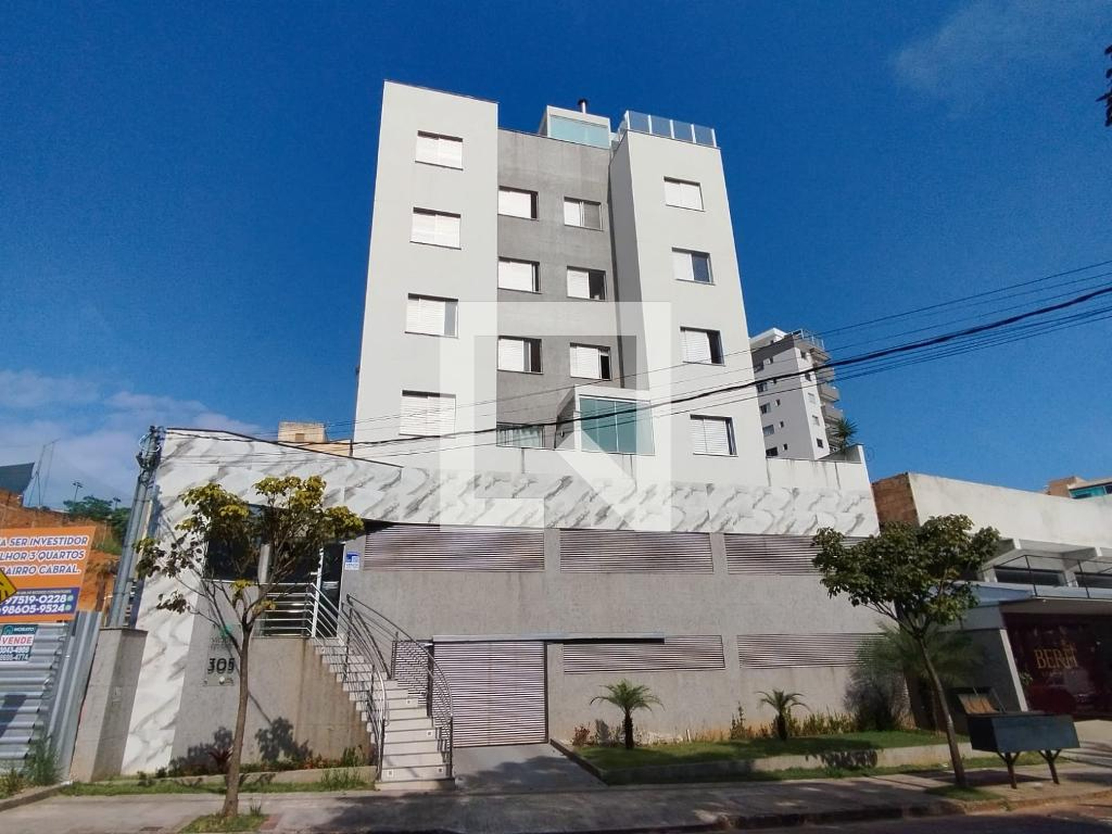 Fachada Condomínio em Alameda dos Flamingos, 305