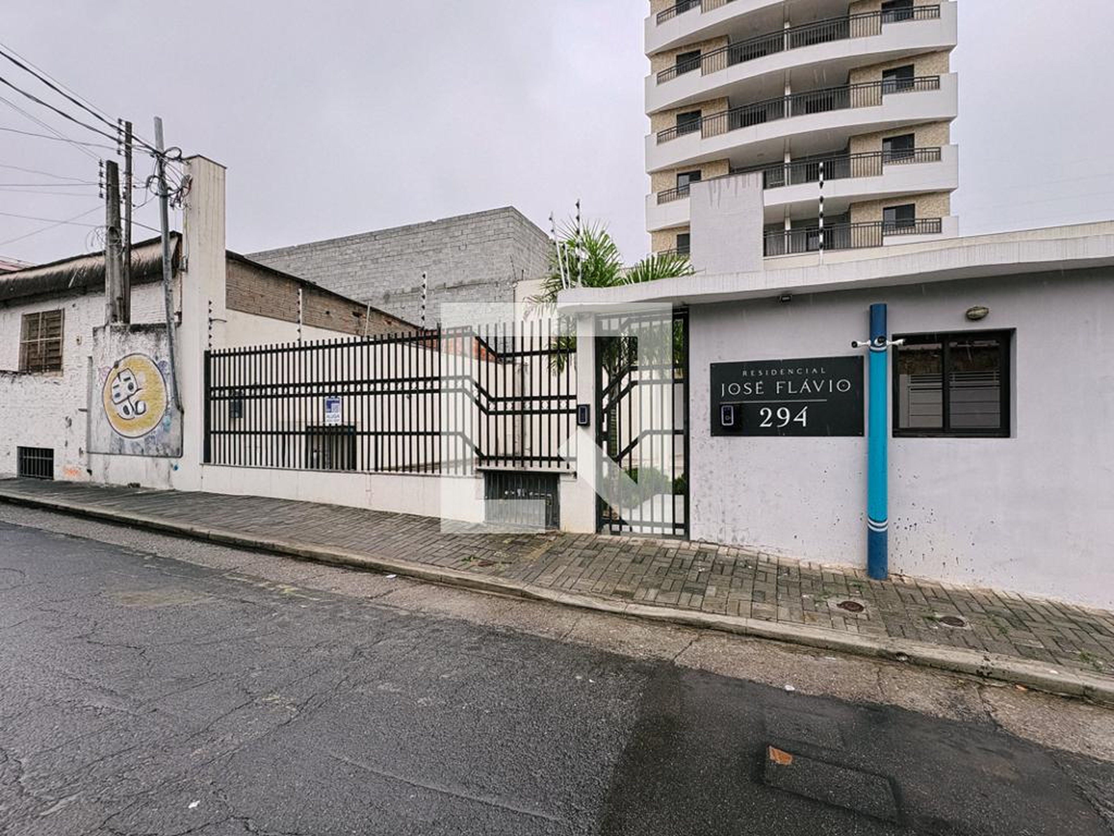 Fachada Condomínio em Rua José Flávio, 243