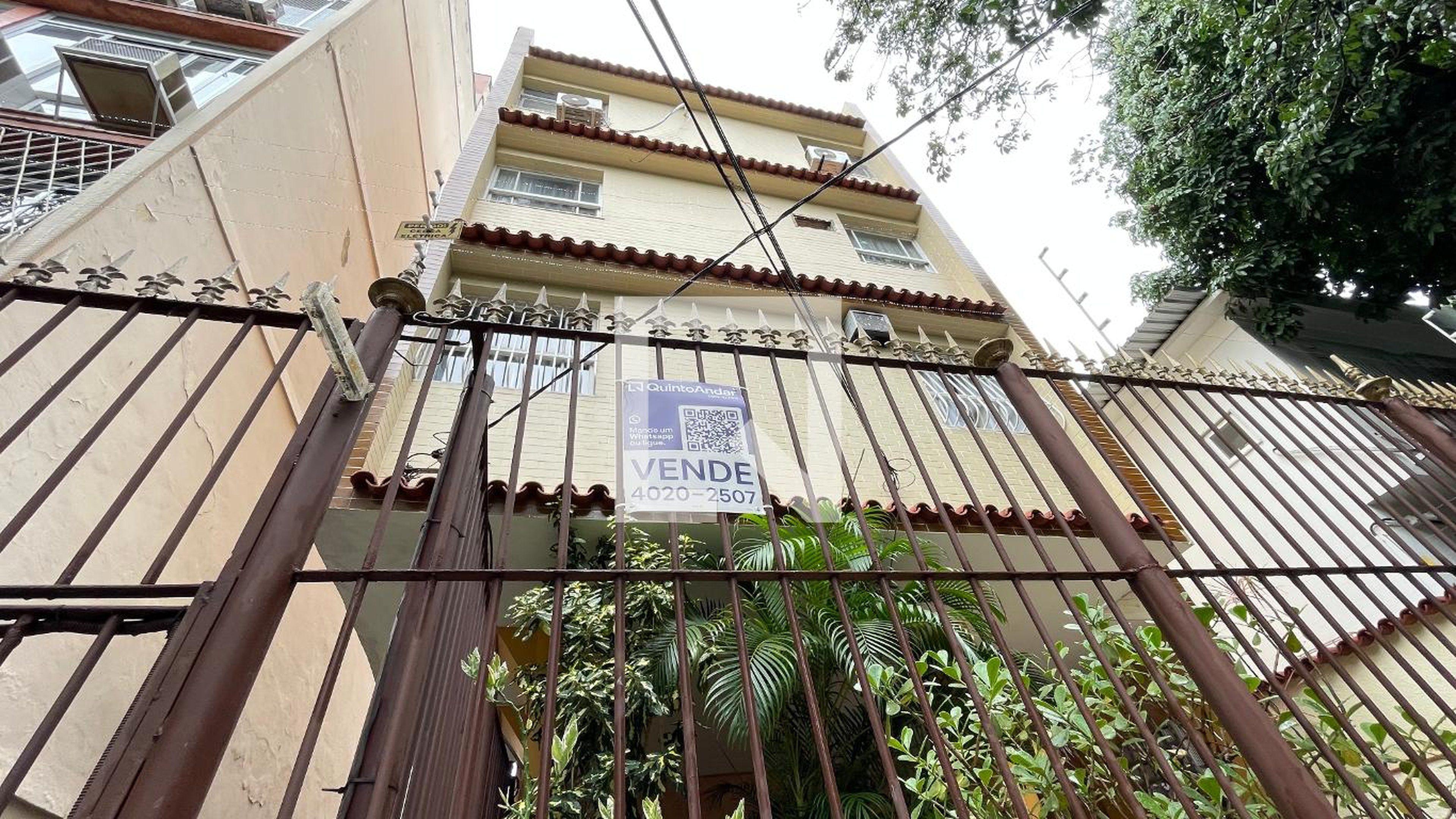 Fachada Condomínio em Rua Maria Amália, 23