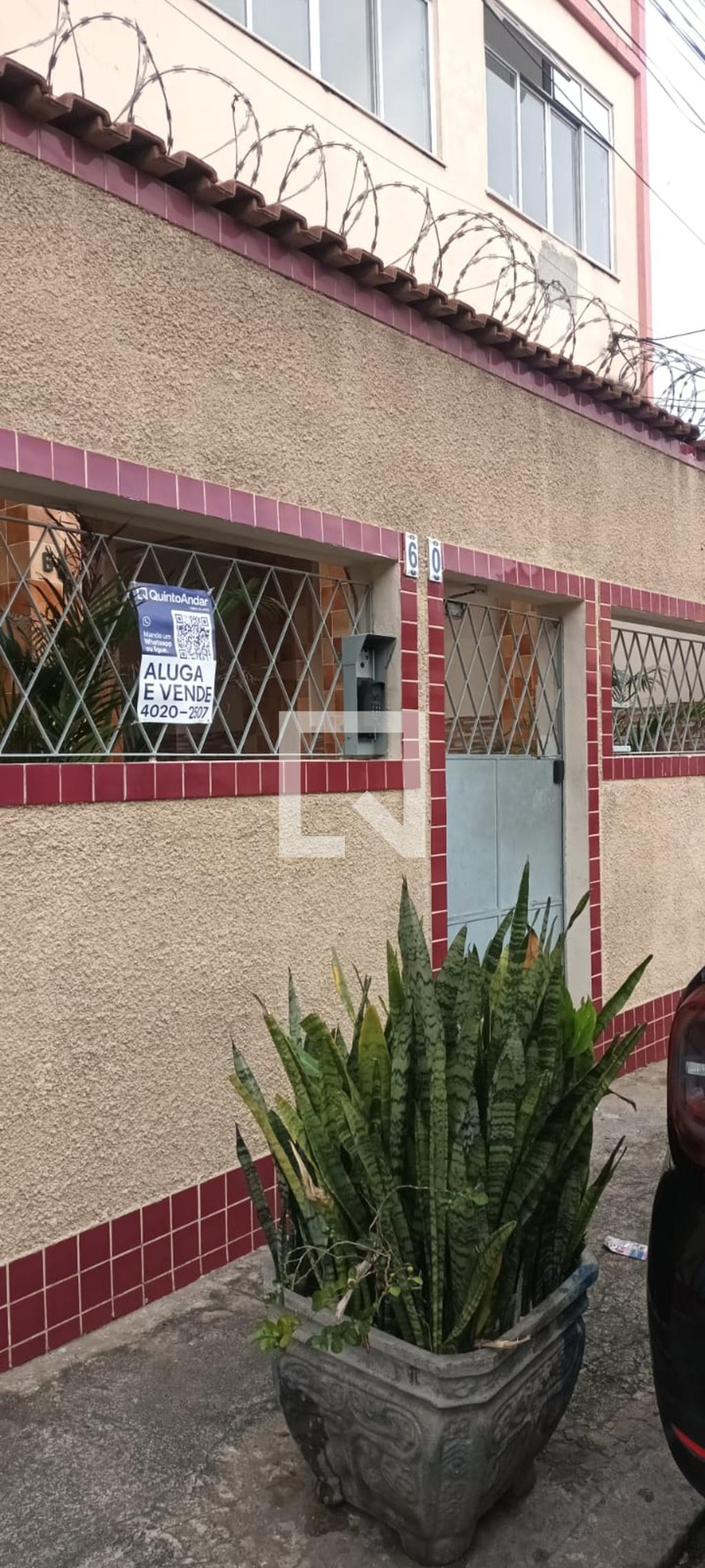 Fachada Condomínio em Rua Magda, 60