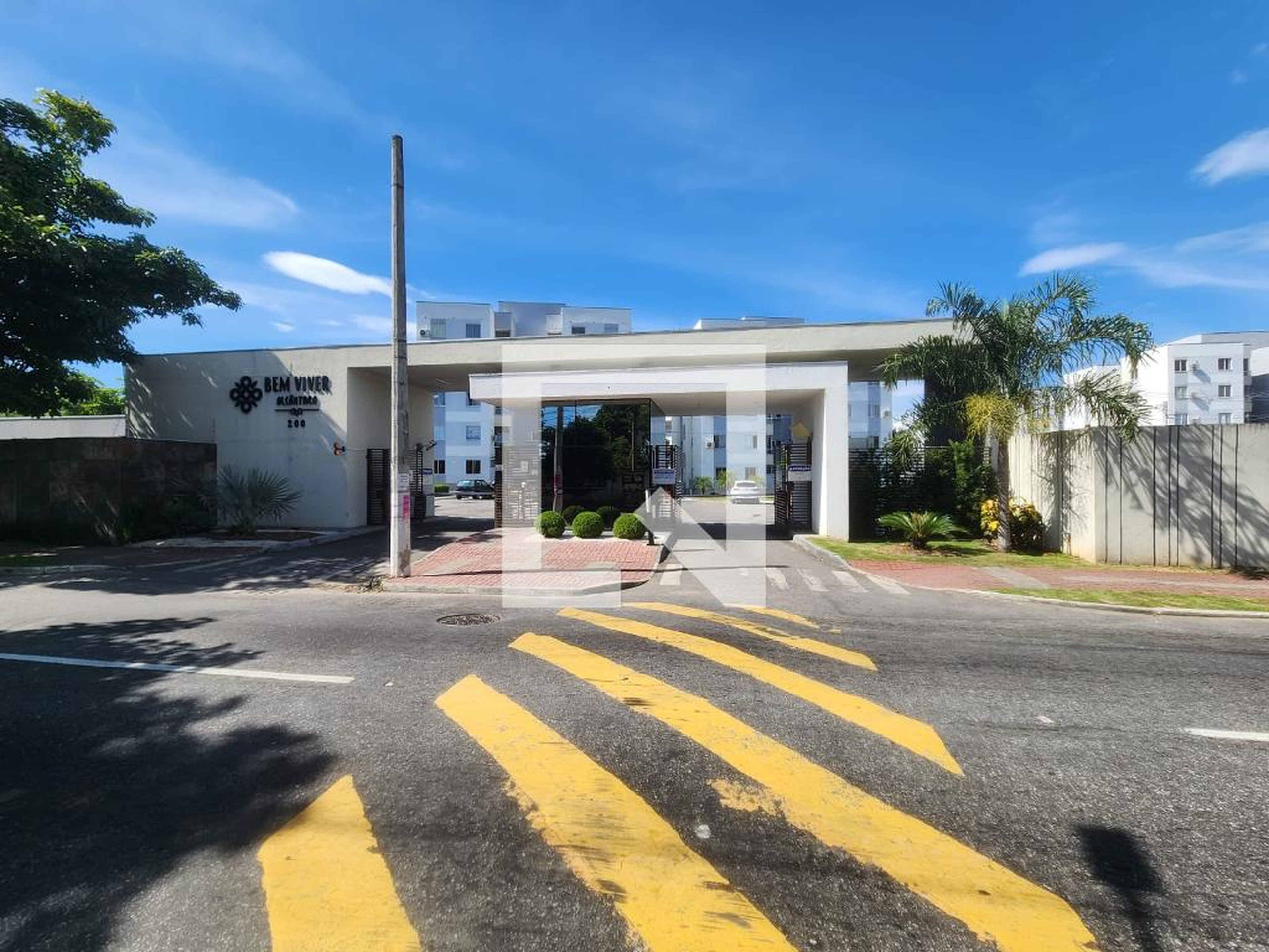 Fachada Condomínio em Estrada do Pacheco, 200