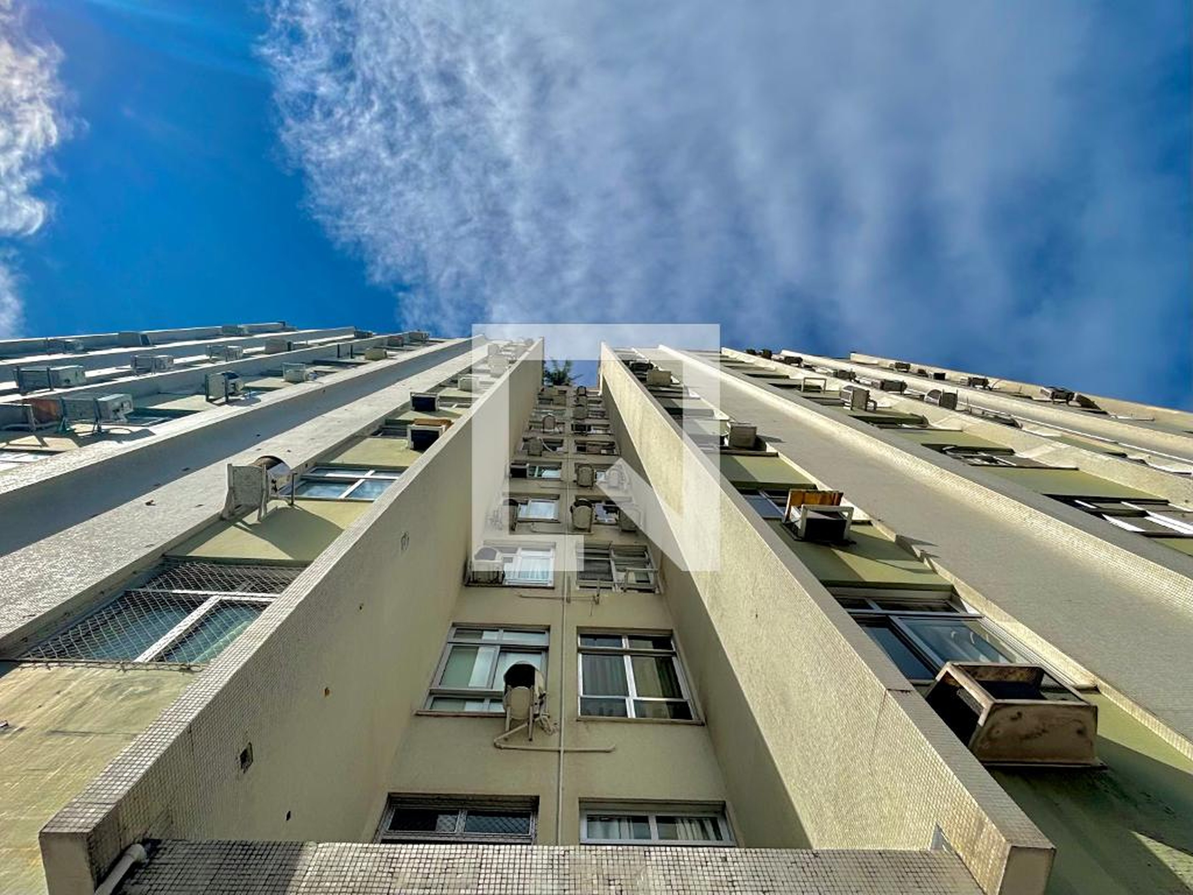 Fachada Condomínio Lagoa Formosa e Prateada