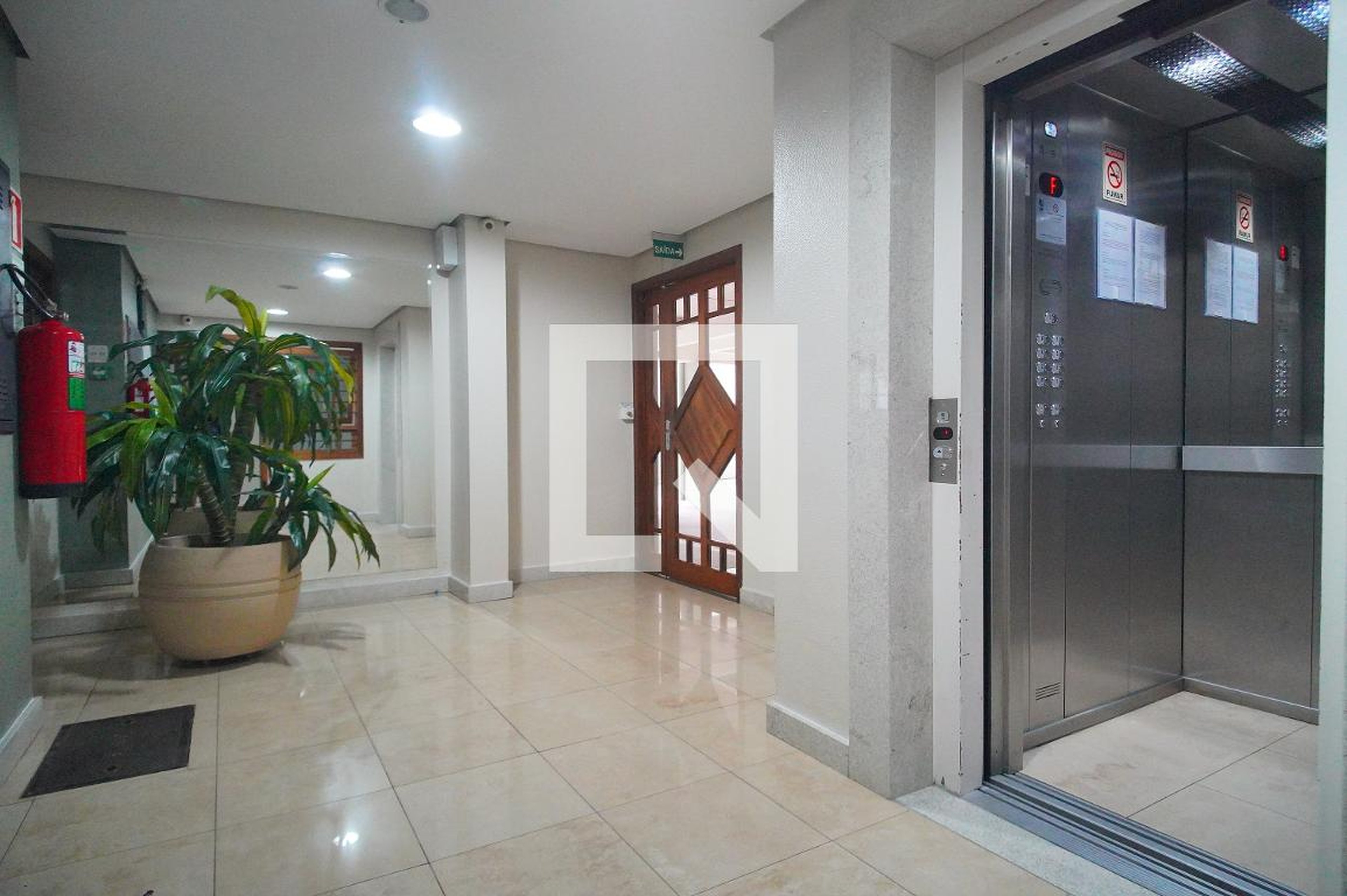 Hall de entrada - Lídia Ghizzo Correa