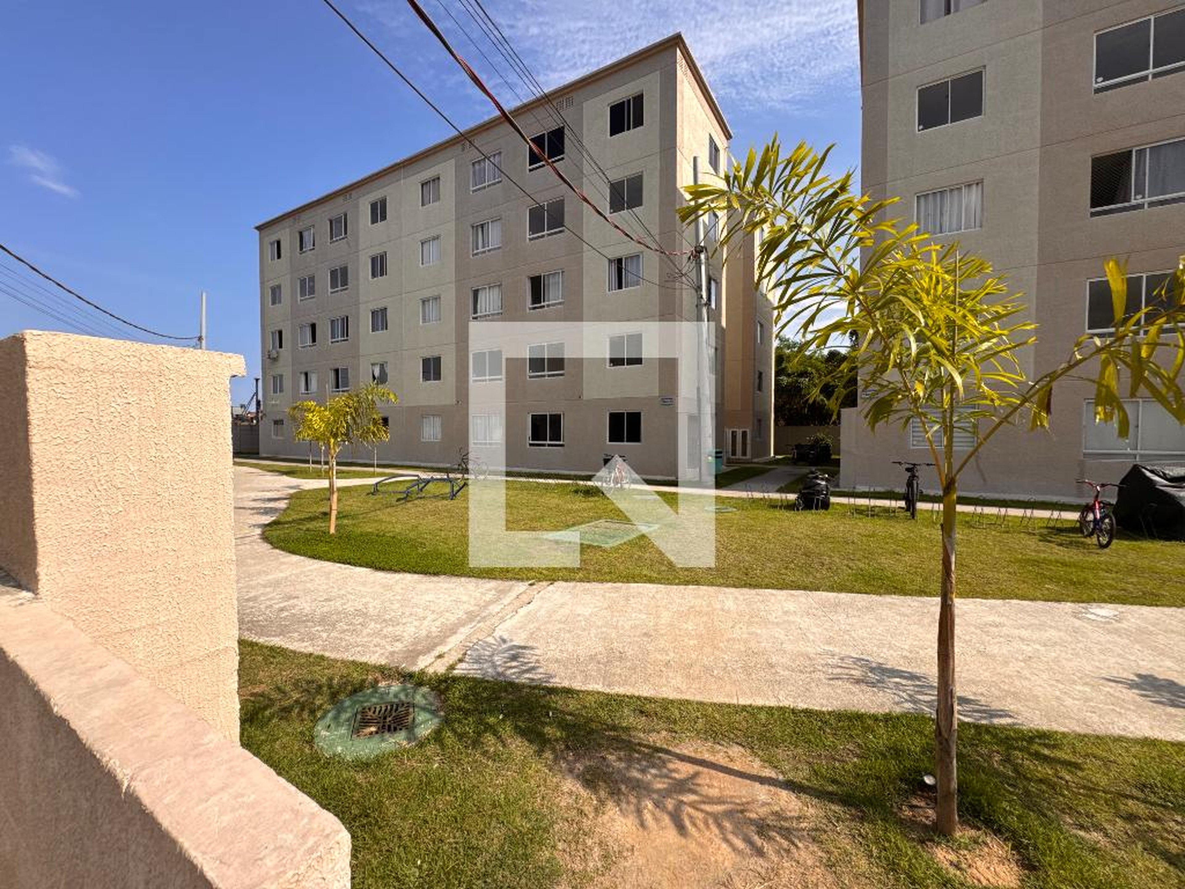 Fachada Condomínio em Rua José Duarte, 128
