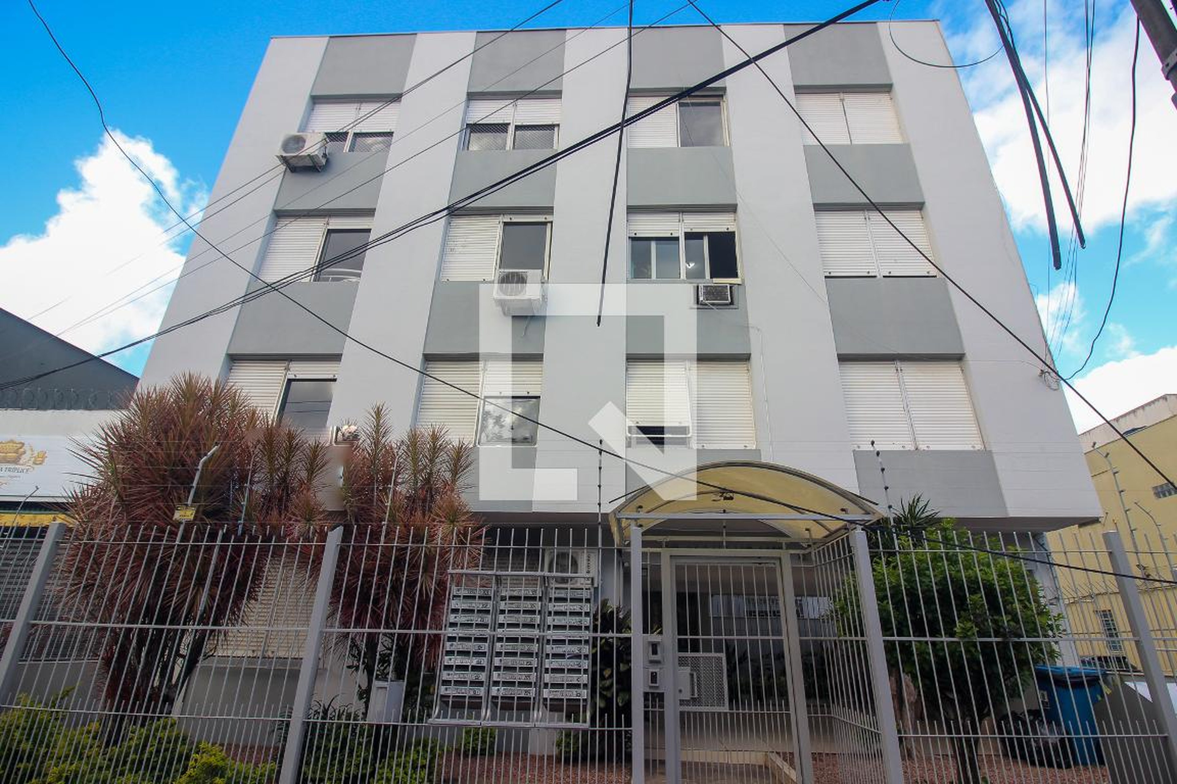 Fachada do Prédio Condomínio em Rua Barão do Amazonas, 1412