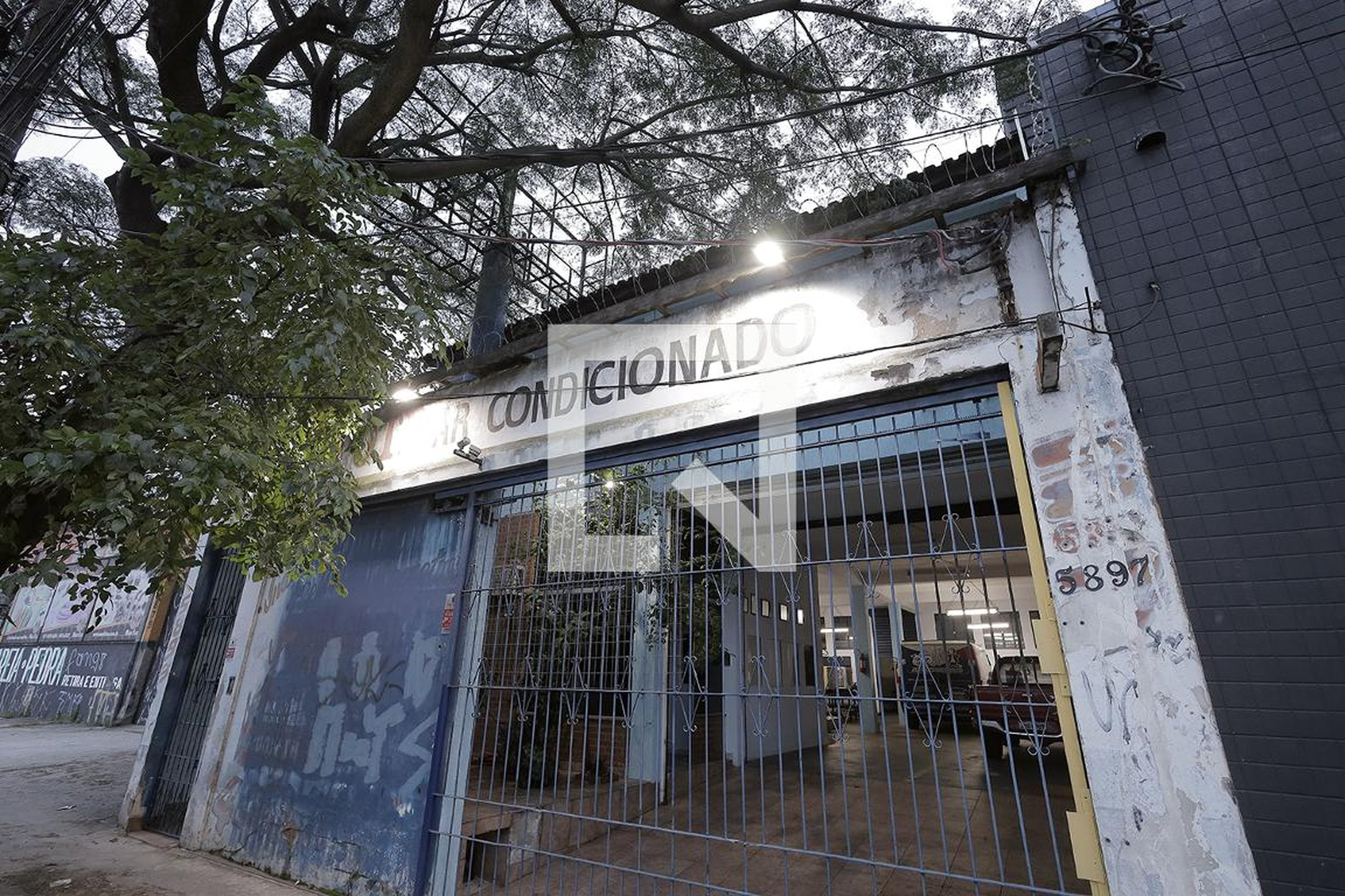 Fachada Condomínio em Avenida dos Estados, 5893