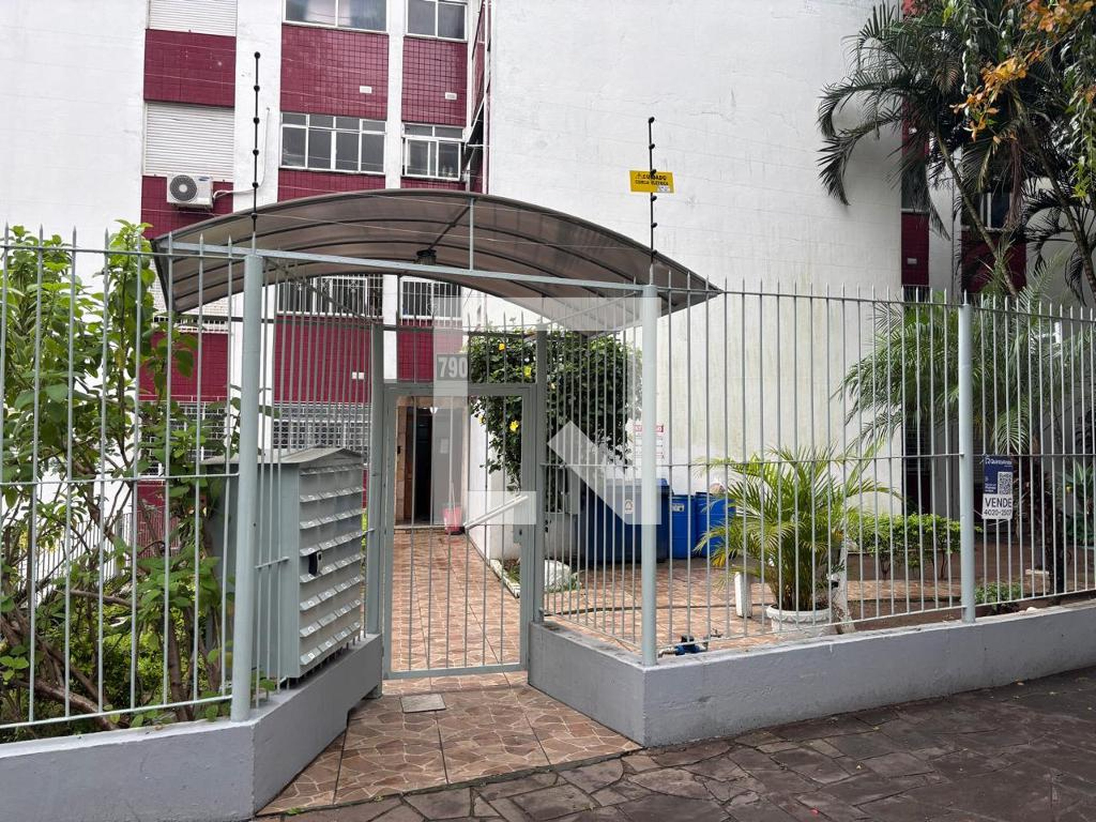 Fachada Condomínio em Rua Cipó, 790