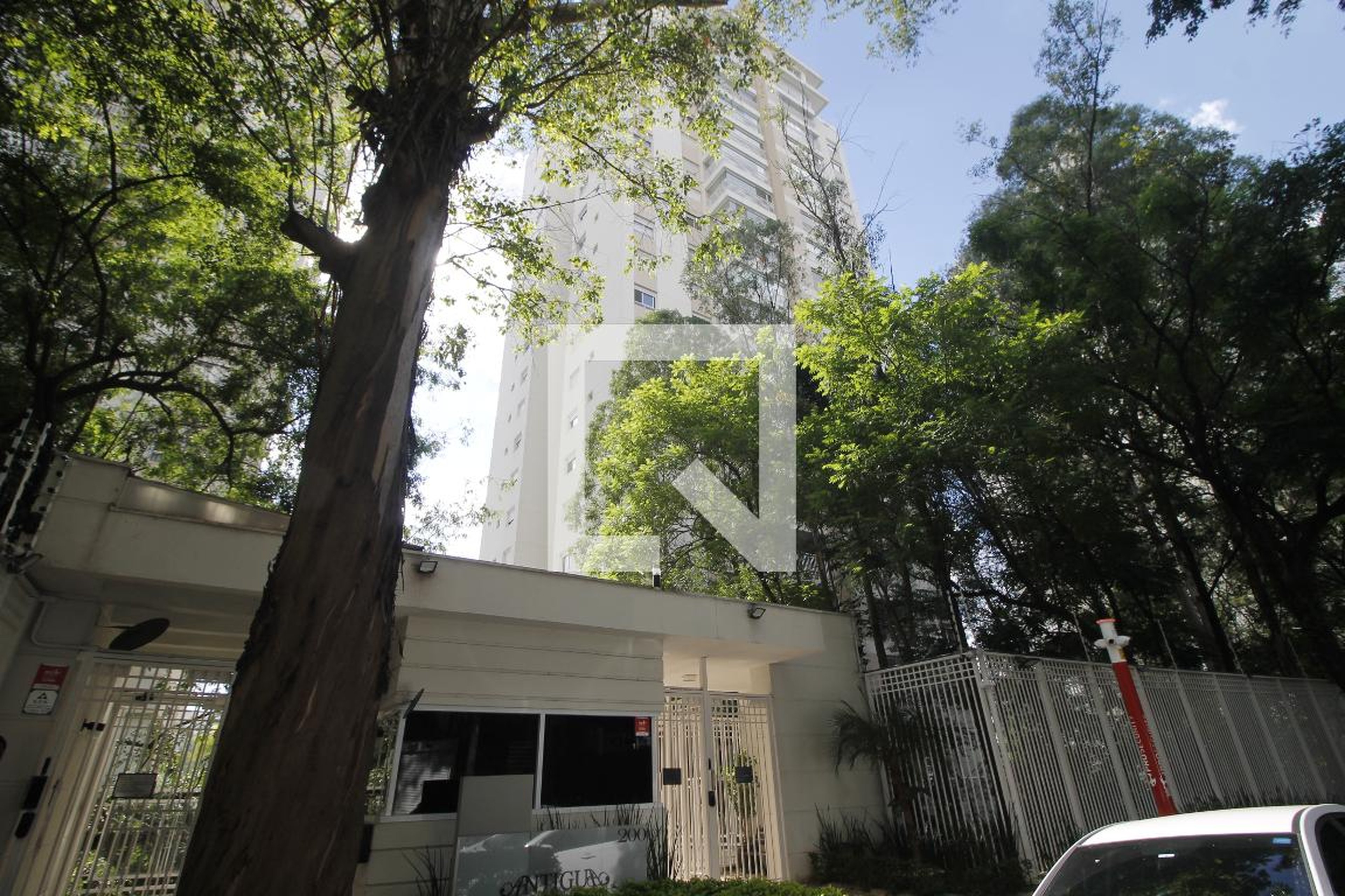 Fachada do Prédio Condomínio Antígua