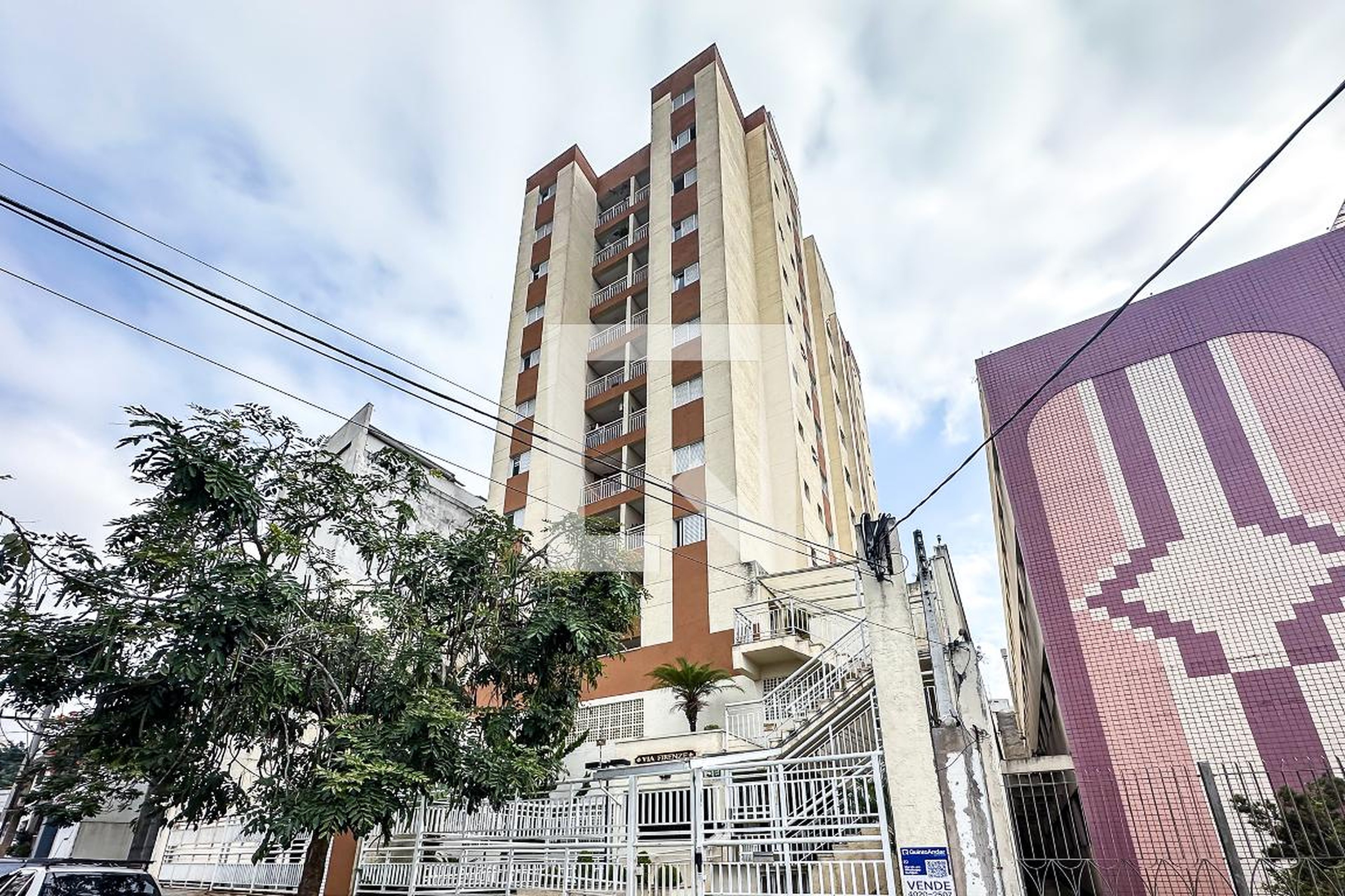 Fachada Condomínio em Rua Coronel Joviniano Brandão, 420