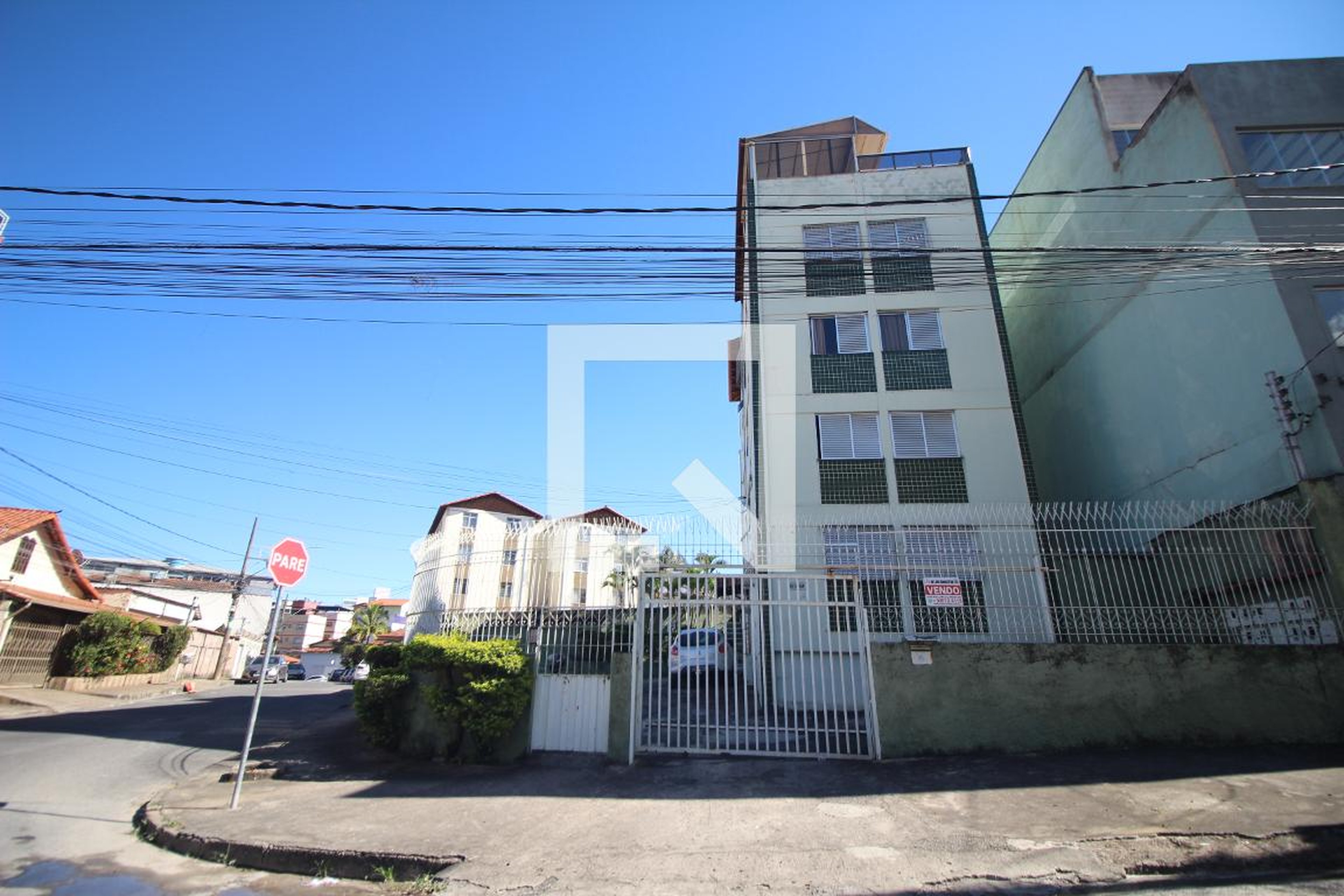 Fachada Condomínio em Rua Carrara, 144