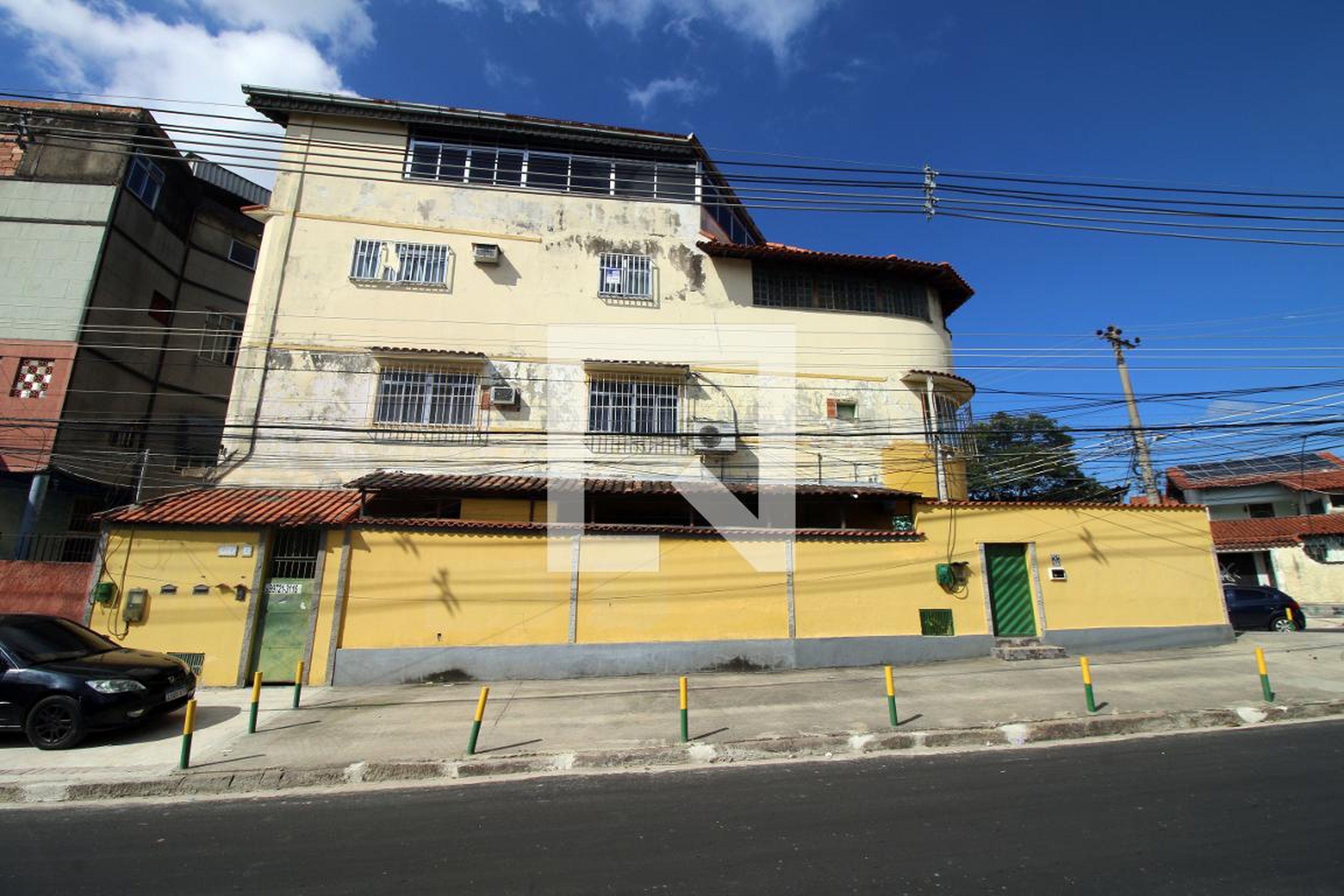 Fachada do Prédio Condomínio em Rua Itaim, 814