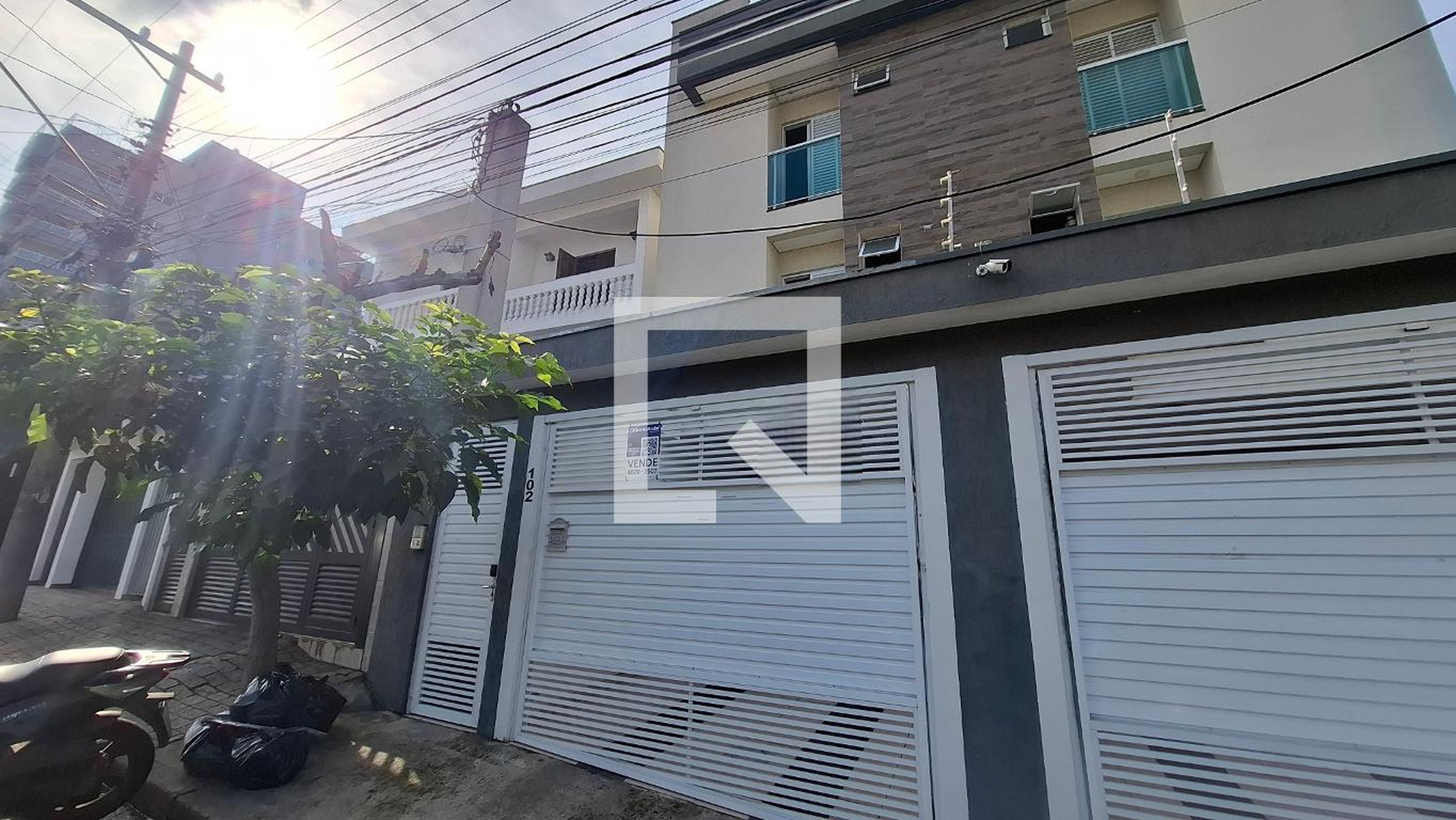 Fachada Condomínio em Rua Guaraú, 102
