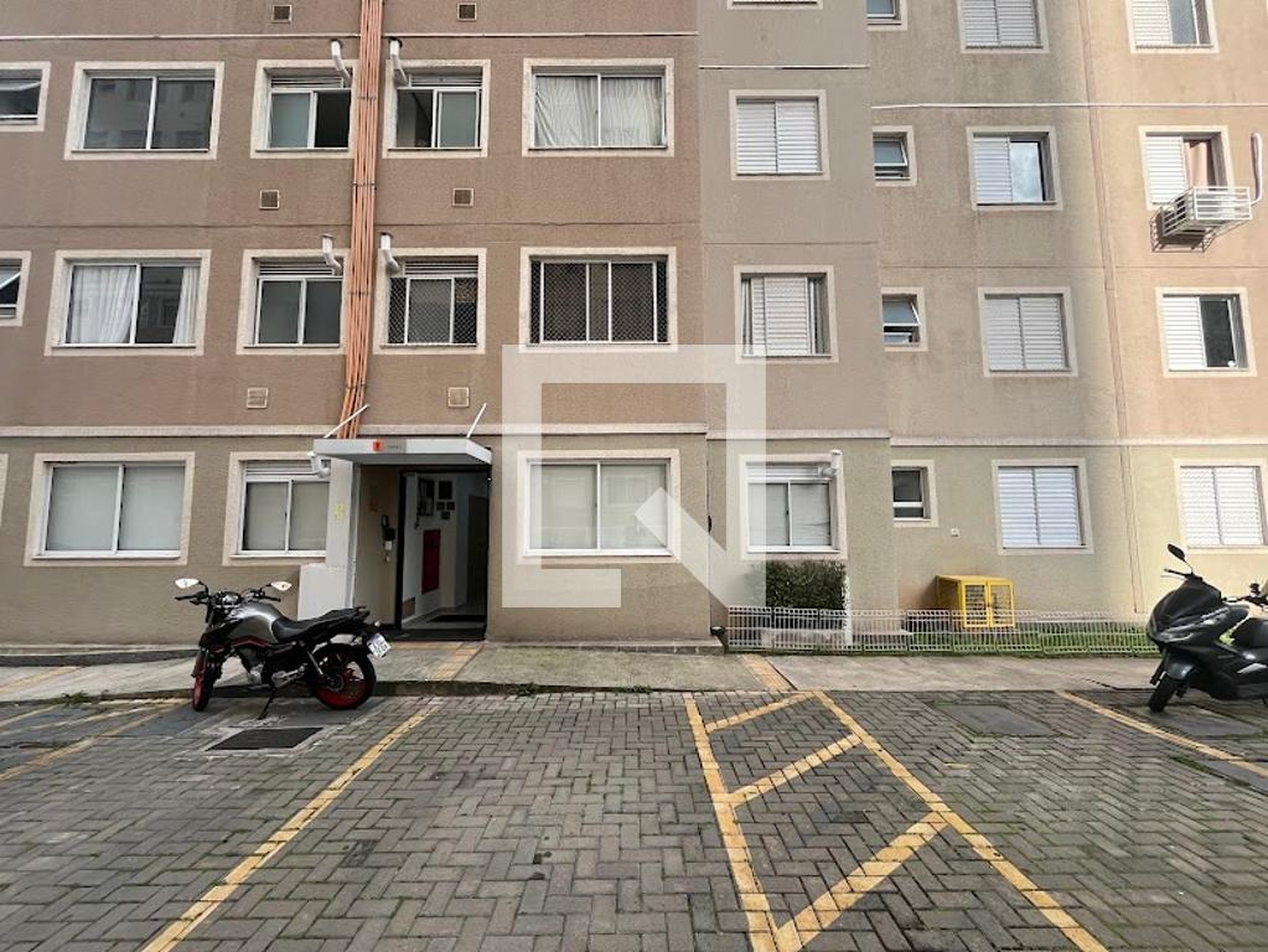 Fachada Condomínio em Rua Domingos Ataide, 66