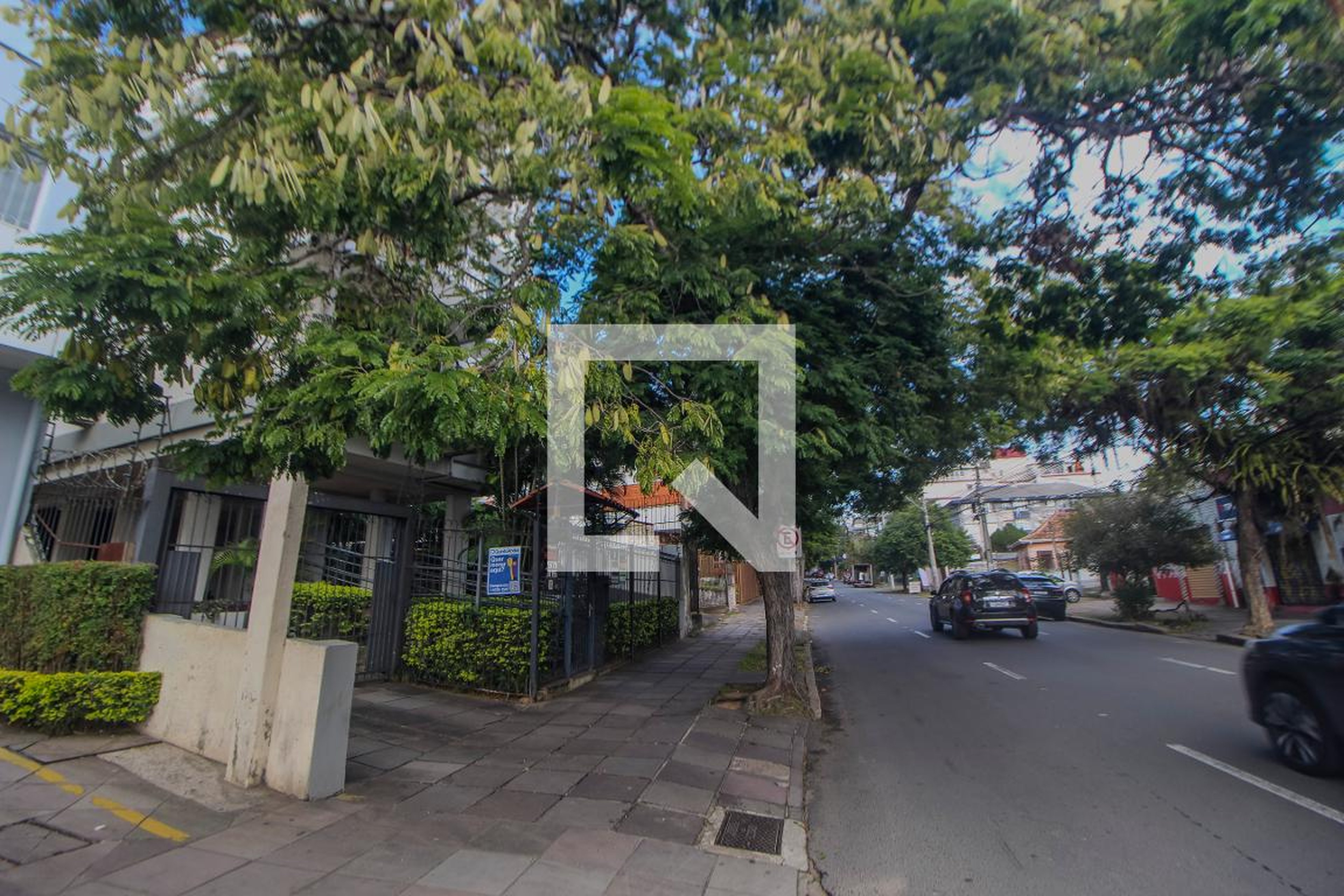 Fachada Condomínio em Rua Silveiro, 282