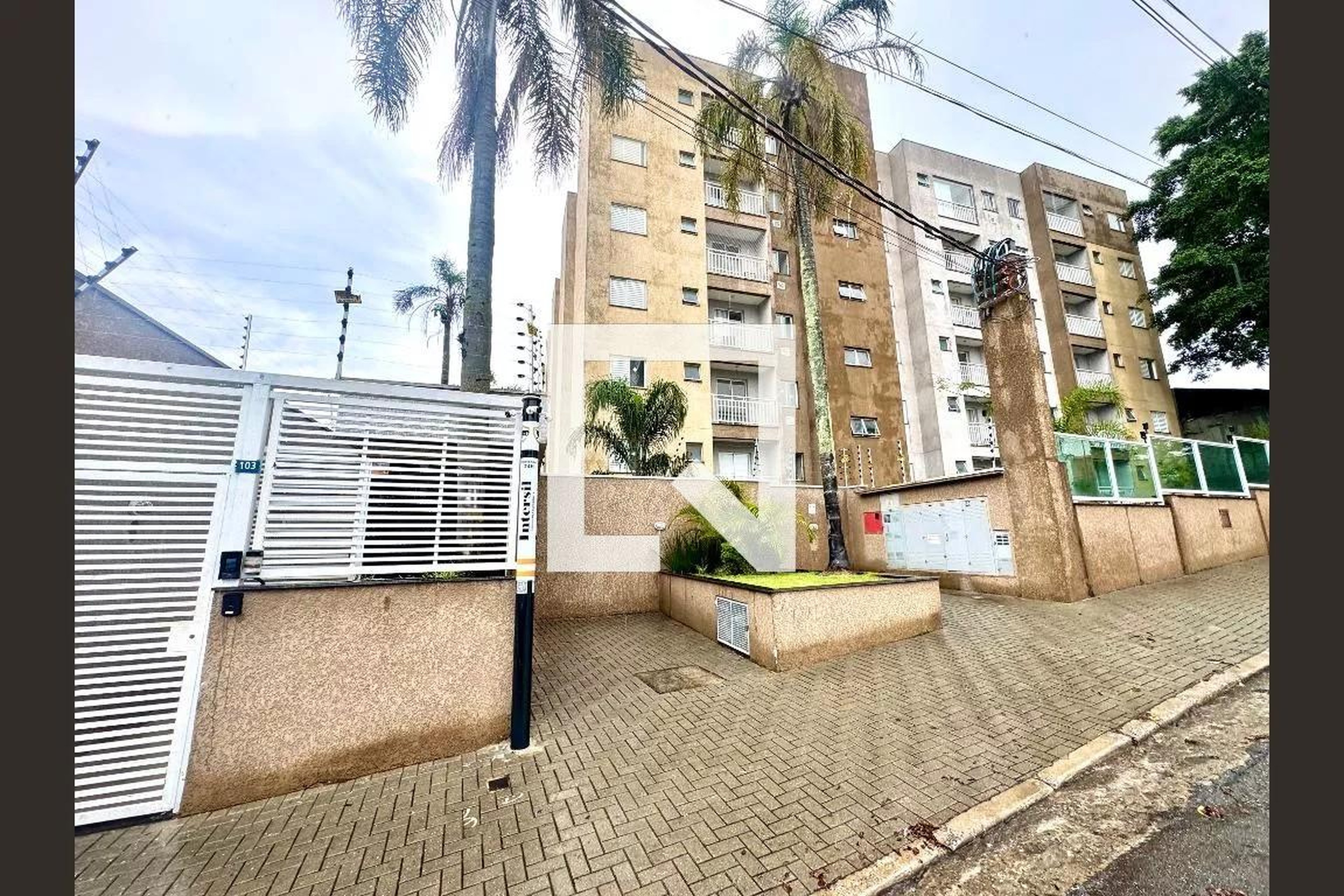 Fachada Condomínio em Rua Onório Marsella, 105